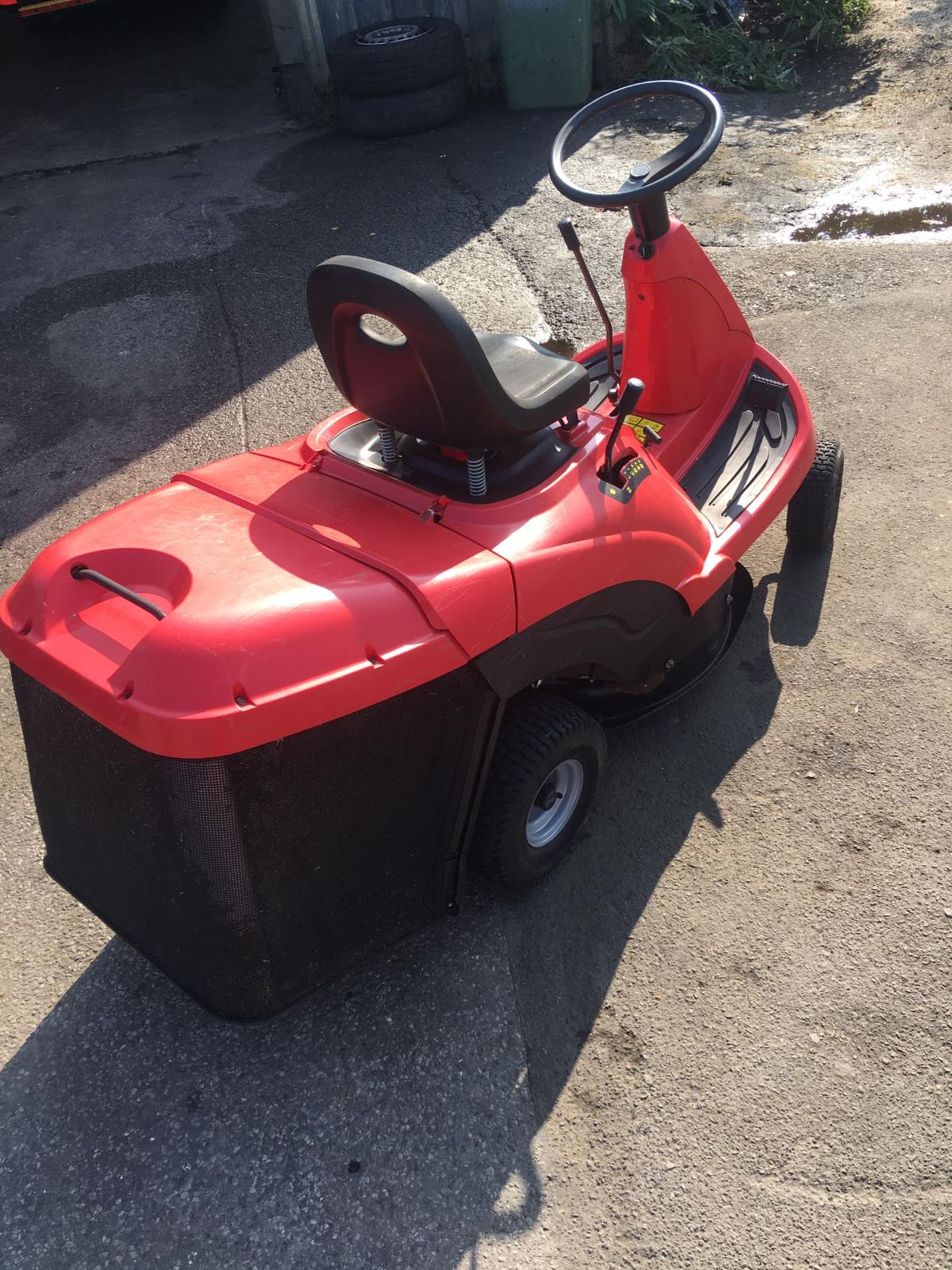 CASTLEGARDEN F72 RIDE ON LAWN MOWER WITH REAR COLLECTOR, YEAR 1998, 5.2KW, 163 KG *NO VAT* - Image 5 of 10