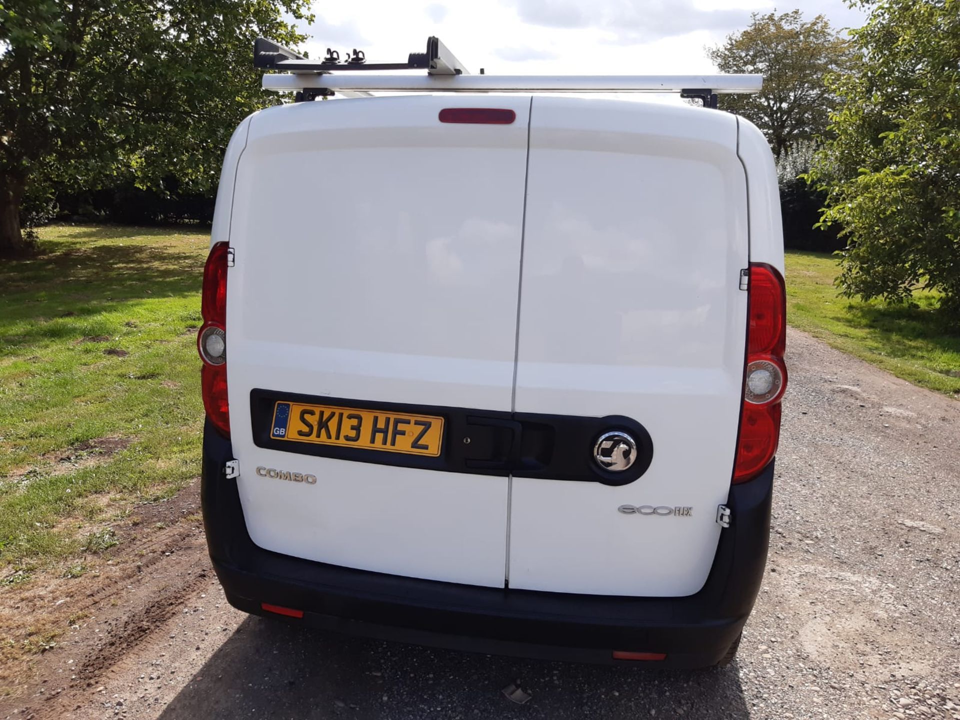 2013/13 REG VAUXHALL COMBO 2000 L1H1 CDTI SS ECOFLEX 1.25 DIESEL WHITE PANEL VAN *NO VAT* - Image 6 of 8