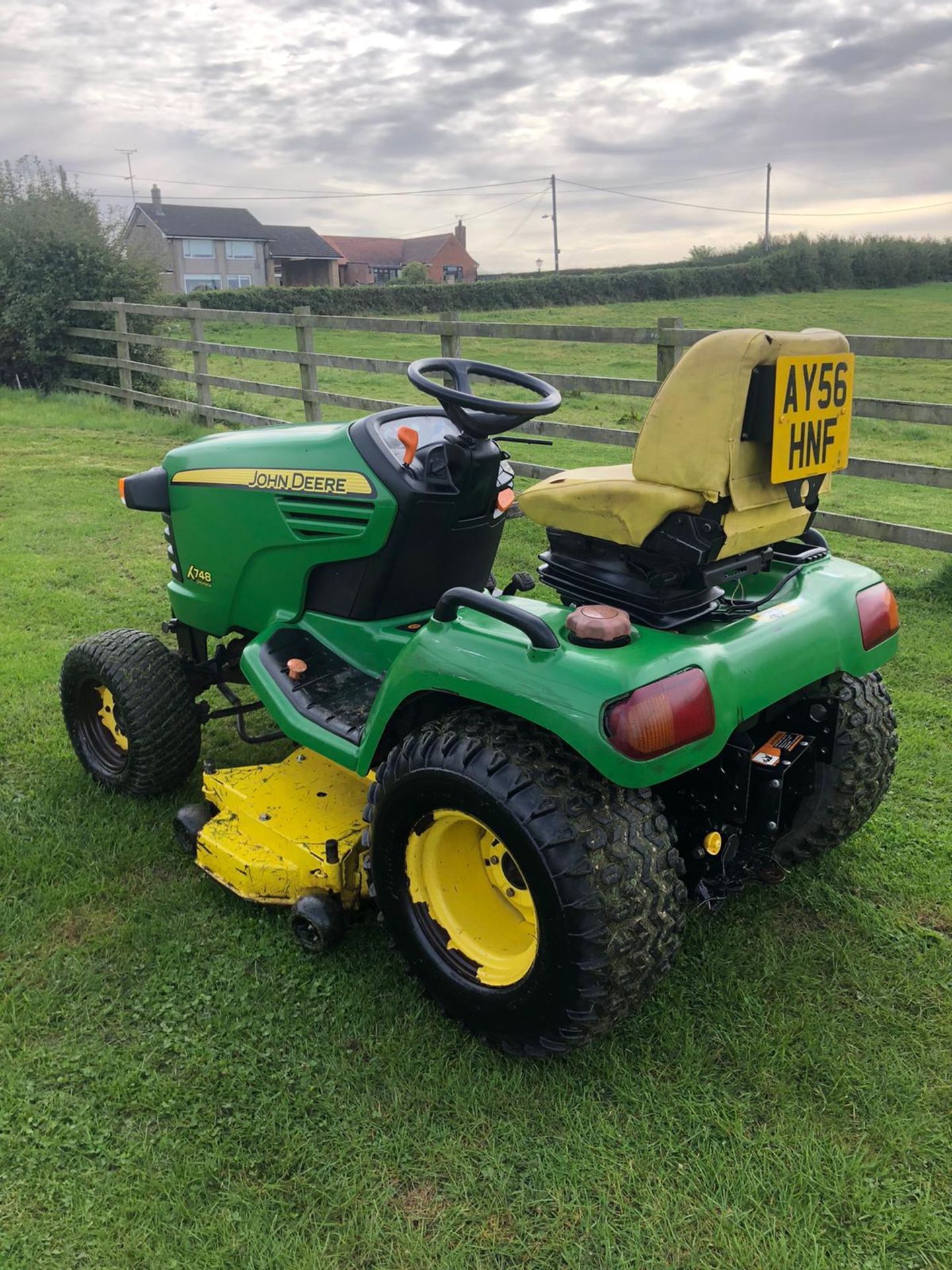 2006 JOHN DEERE X748 RIDE ON LAWN MOWER, RUNS, DRIVES AND CUTS, REAR PTO *PLUS VAT* - Image 3 of 7