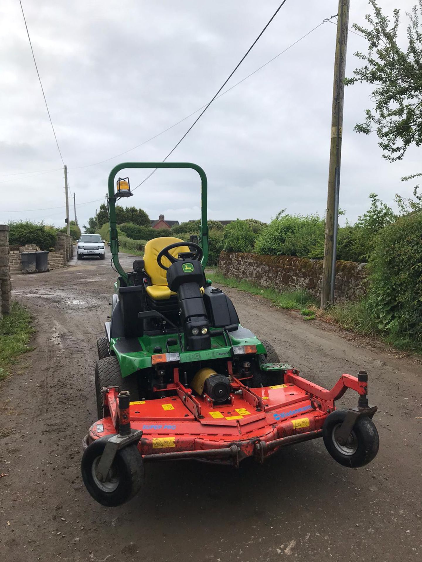 2016 JOHN DEERE 1580 C/W OUTFRONT MOWER DECK, RUNS, DRIVES & CUTS, ROAD REGISTERED - OTP *PLUS VAT* - Image 4 of 4