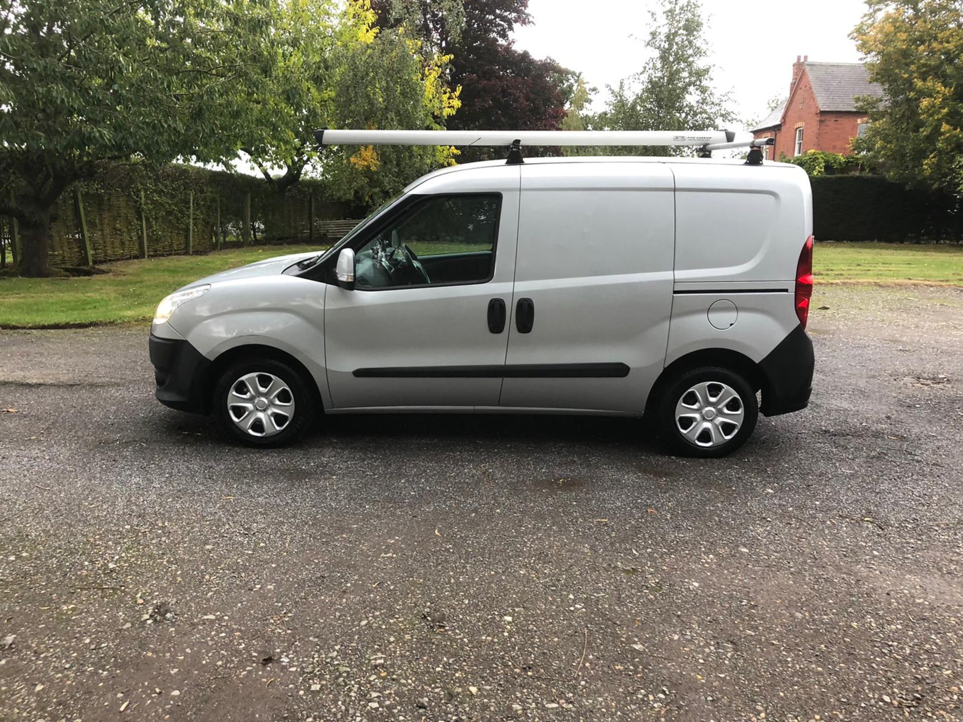 2014/64 REG FIAT DOBLO SX MULTIJET 1.25 DIESEL SILVER PANEL VAN, SHOWING 1 FORMER KEEPER *PLUS VAT* - Image 4 of 12