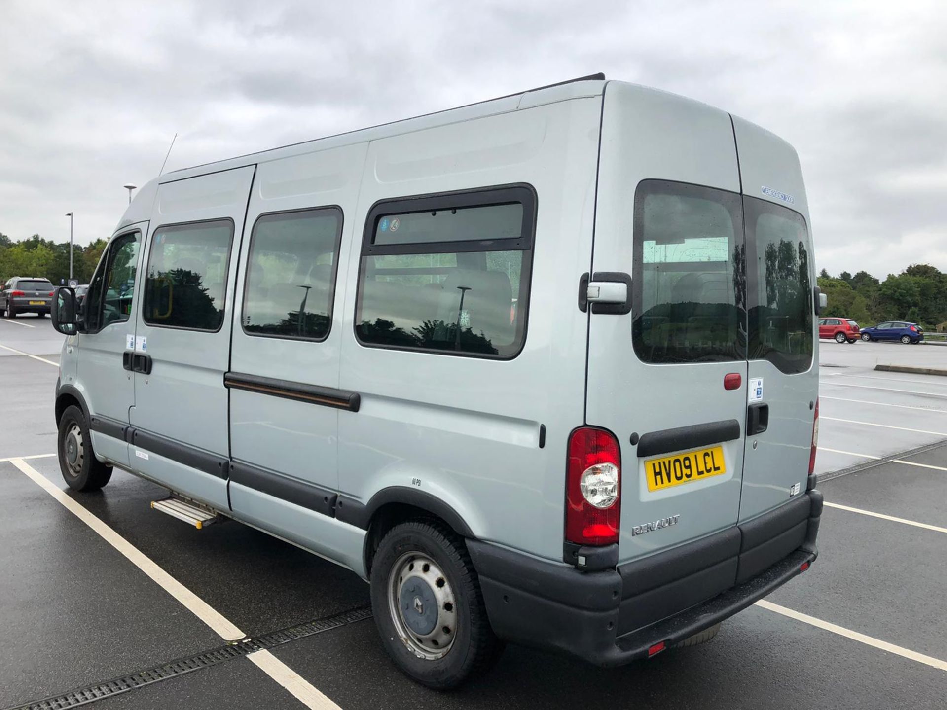 2009/09 REG RENAULT MASTER LM39 DCI 120 2.5 DIESEL GREY MINIBUS, SHOWING 3 FORMER KEEPERS *NO VAT* - Image 6 of 9