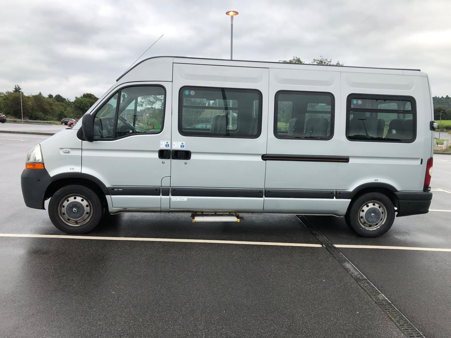 2009/09 REG RENAULT MASTER LM39 DCI 120 2.5 DIESEL GREY MINIBUS, SHOWING 3 FORMER KEEPERS *NO VAT* - Image 5 of 9