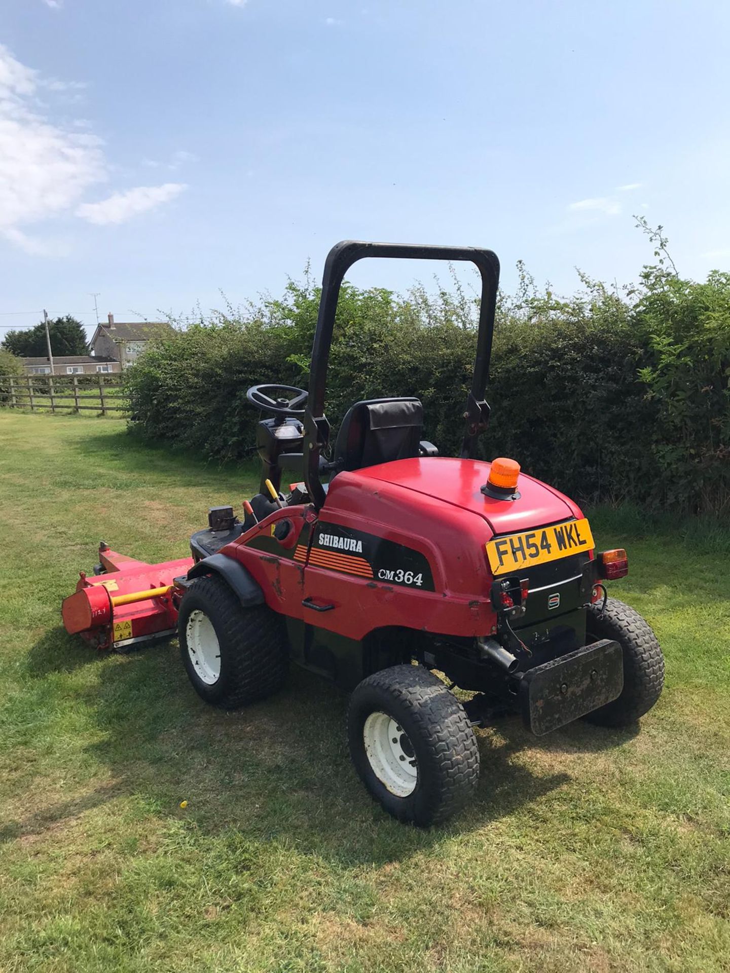 2004 SHIBAURA CM364 RIDE ON LAWN MOWER, RUNS, DRIVES AND CUTS, ROAD LEGAL, 2080 HOURS *PLUS VAT* - Image 2 of 6