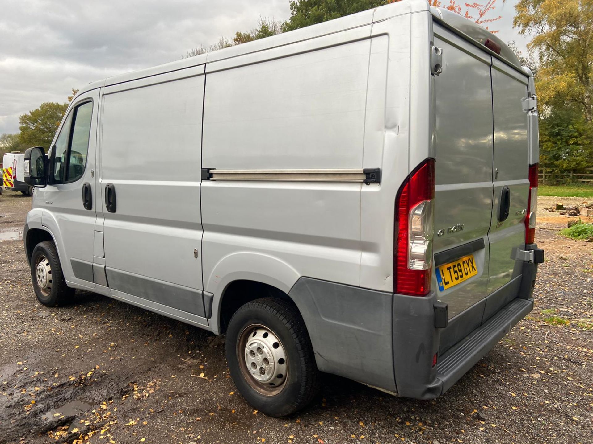 2009/59 REG CITREON RELAY 30 100HO SWB 2.2 DIESEL SILVER PANEL VAN, SHOWING 1 FORMER KEEPER *NO VAT* - Image 4 of 9