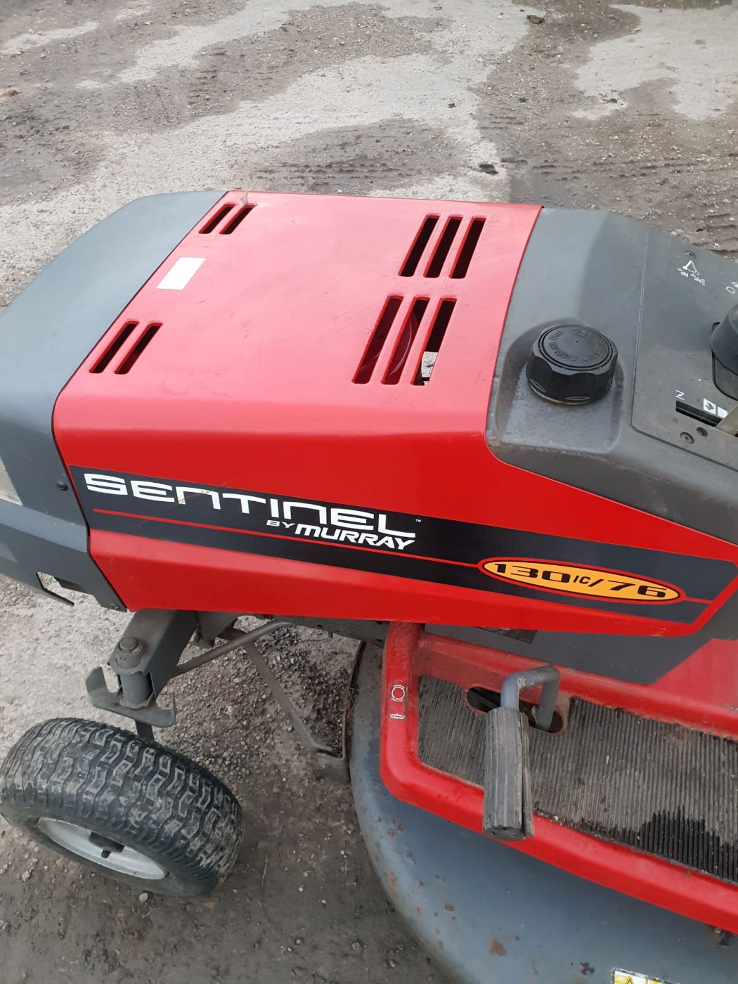 SENTINEL BY MURRAY 130 IC 76 RIDE ON LAWN MOWER WITH COLLECTOR, WORKING ORDER *NO VAT* - Image 9 of 10