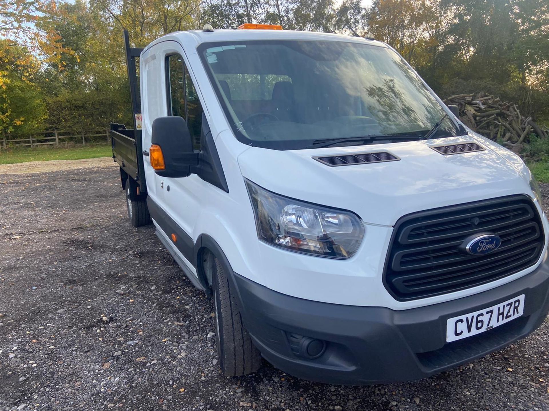 2017/67 REG FORD TRANSIT 350 2.0 DIESEL WHITE TIPPER, SHOWING 0 FORMER KEEPERS *PLUS VAT* - Image 2 of 10