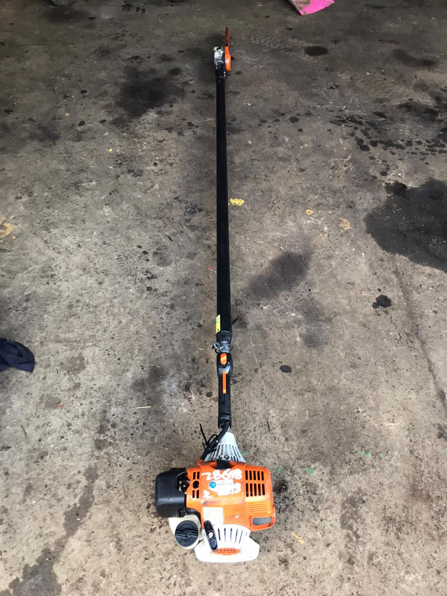 STIHL HT131 POLE SAW, RUNS AND WORKS, C/W CHAINSAW ATTACHMENT AND COVER *NO VAT*