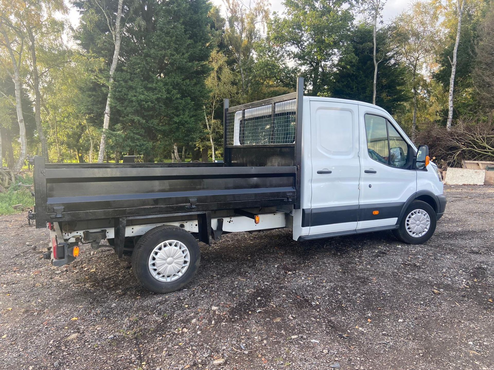 2017/67 REG FORD TRANSIT 350 2.0 DIESEL WHITE TIPPER, SHOWING 0 FORMER KEEPERS *PLUS VAT* - Image 5 of 10