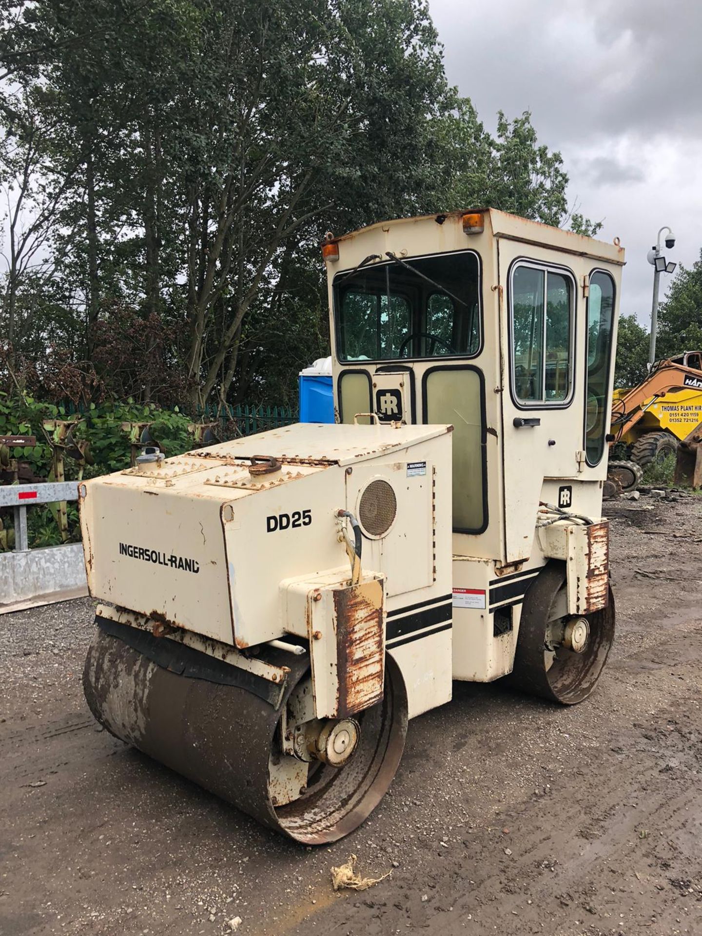 INGERSOLL RAND DD-25 ROLLER, 1250MM DRUMS, RUNS, DRIVES AND VIBRATES *PLUS VAT* - Image 2 of 4