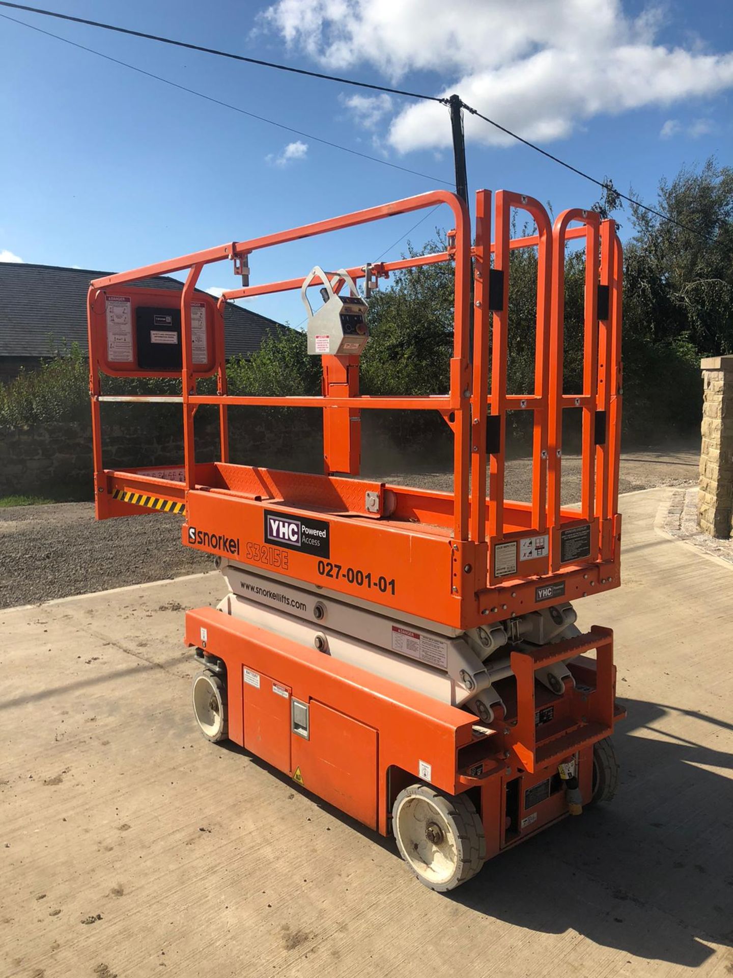 2018 SNORKEL S3215E SCISSOR LIFT, RUNS, DRIVES AND LIFTS *PLUS VAT* - Image 2 of 5