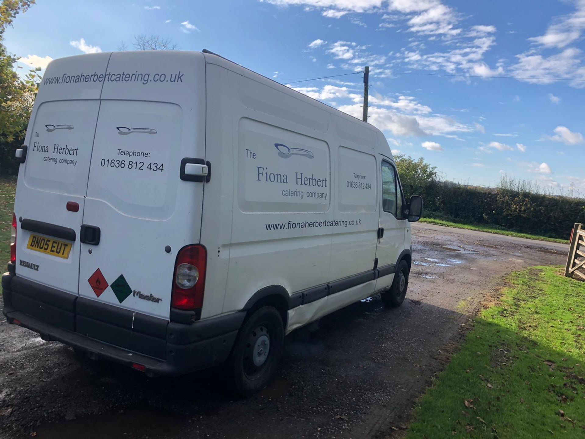 2005/05 REG RENAULT MASTER MM35 DCI 100 MWB 2.5 DIESEL WHITE VAN, SHOWING 1 FORMER KEEPER *NO VAT* - Image 6 of 9