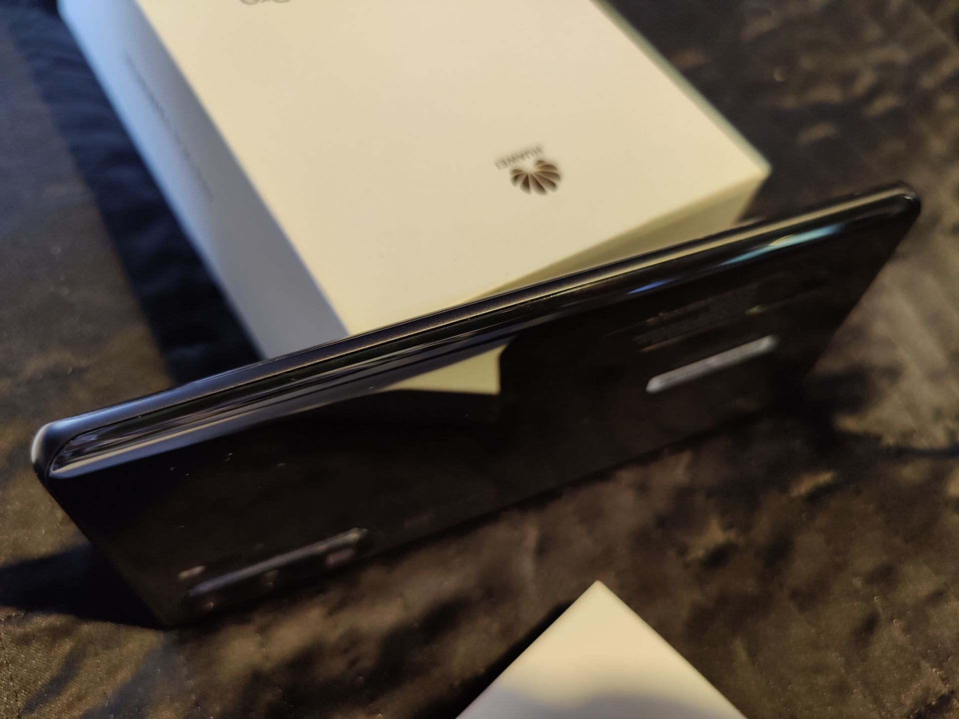 HUAWEI P30 PRO VOG-L29 - 128GB - BLACK - UNLOCKED - 8GB RAM BOXED IN MINT CONDITION GRADE A *NO VAT* - Image 8 of 9