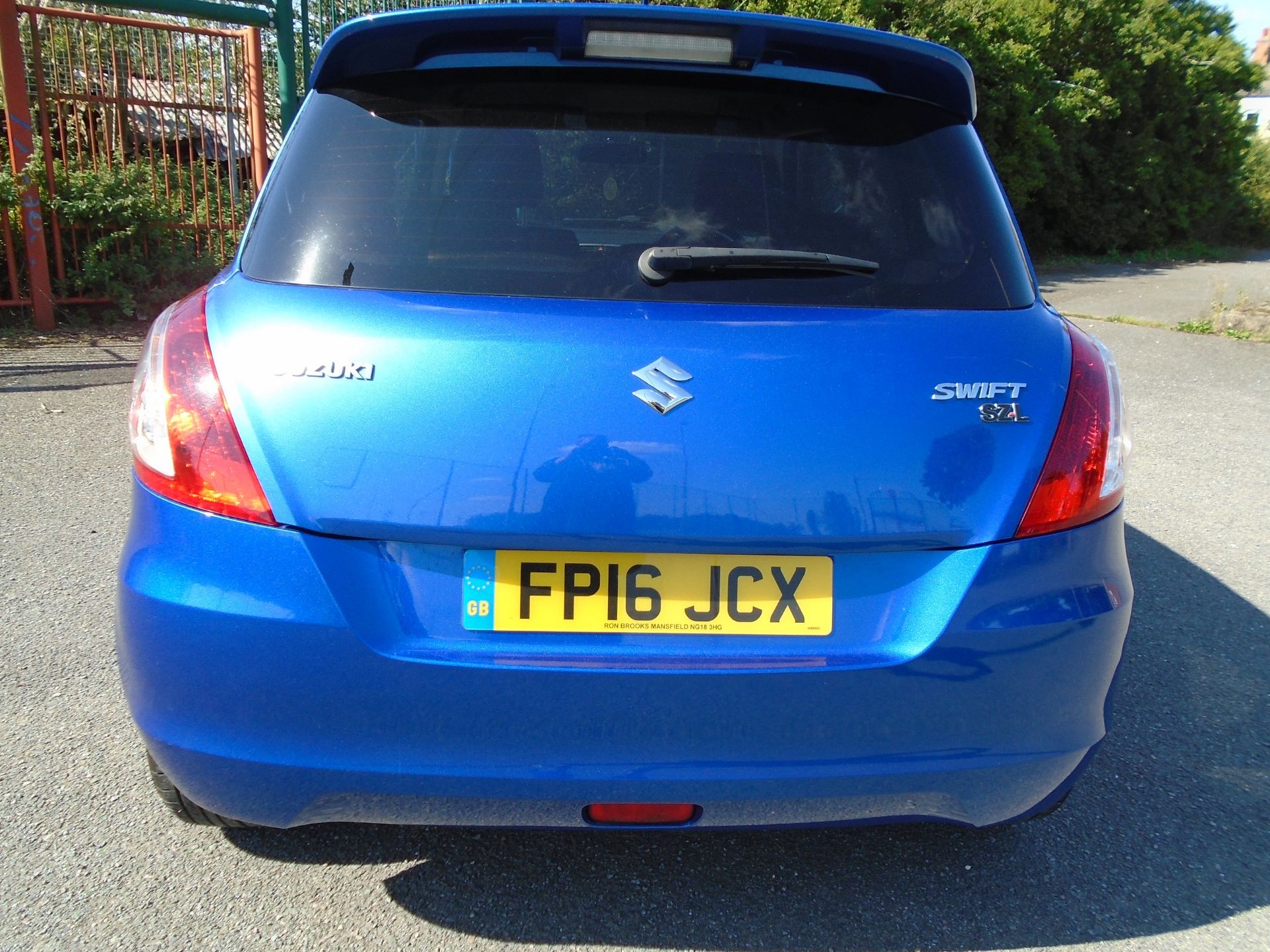 2016/16 REG SUZUKI SWIFT SZ-L 1.25 PETROL BLUE 3 DOOR HATCHBACK, SHOWING 0 FORMER KEEPERS *NO VAT* - Image 5 of 9