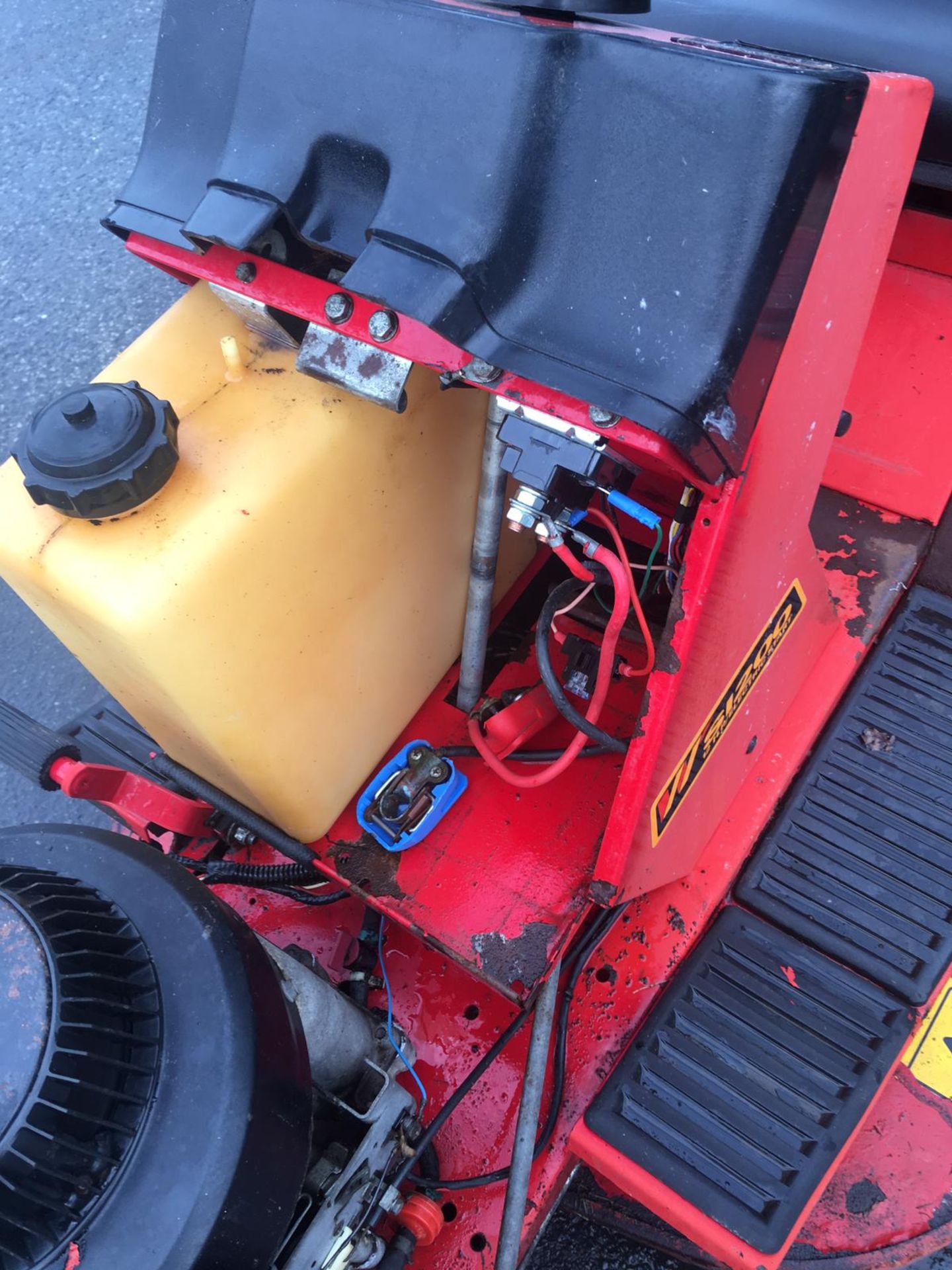 ALPINK ONE 63Y RIDE ON LAWN MOWER, ENGINE STARTS, BLADE RUNS BUT NO DRIVE *NO VAT* - Image 12 of 12