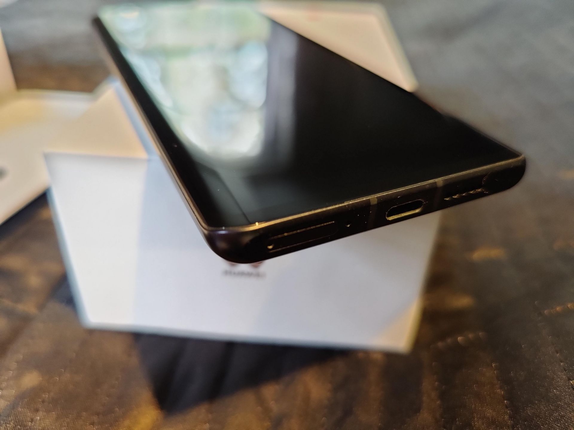 HUAWEI P30 PRO VOG-L29 - 128GB - BLACK - UNLOCKED - 8GB RAM BOXED IN MINT CONDITION GRADE A *NO VAT* - Image 4 of 9