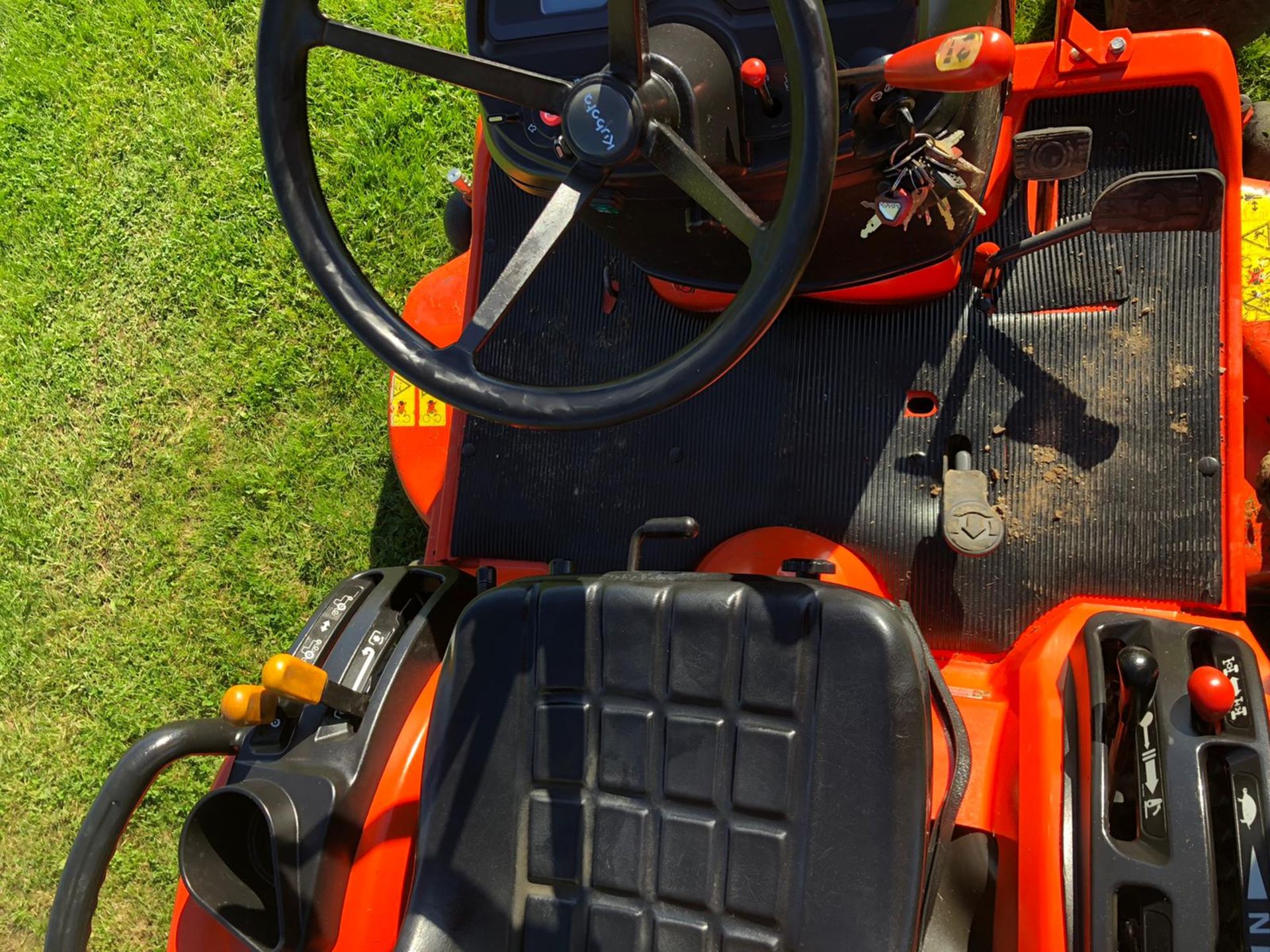 KUBOTA BX2350 COMPACT TRACTOR, RUNS, DRIVES AND CUTS, CLEAN MACHINE *PLUS VAT* - Image 6 of 7