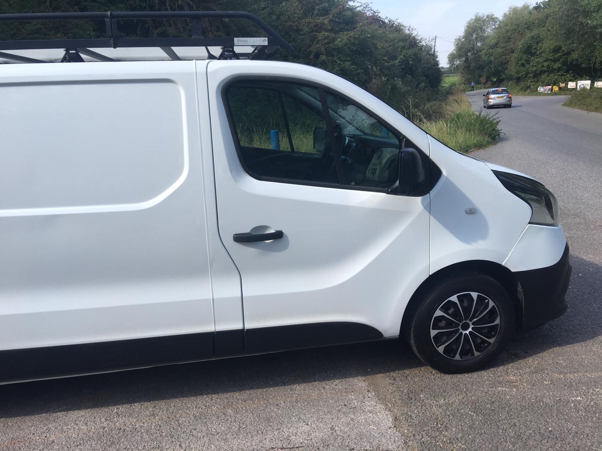 2016/16 REG RENAULT TRAFIC LL29 BUSINESS ENERGY D 1.6 DIESEL PANEL VAN, SHOWING 2 FORMER KEEPERS - Image 8 of 23