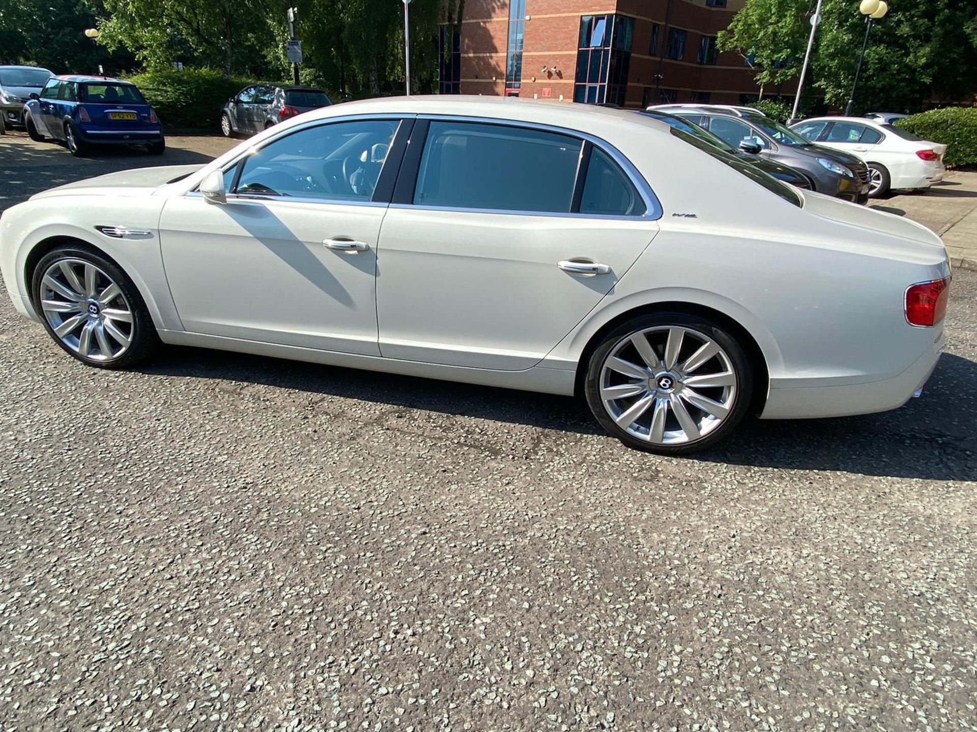 2014 BENTLEY FLYING SPUR 8500 MILES FULL SERVICE HISTORY *NO VAT* - Image 3 of 10