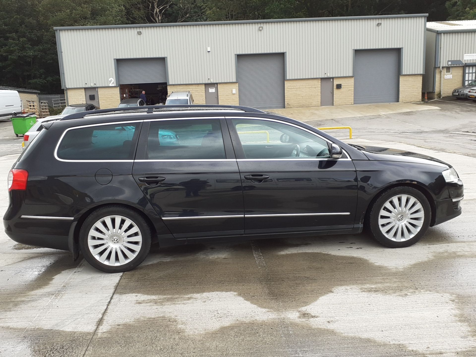 2008 VOLKSWAGEN PASSAT SPORT TDI 2.0 DIESEL AUTO BLACK ESTATE, SHOWING 3 FORMER KEEPERS *NO VAT* - Image 7 of 17