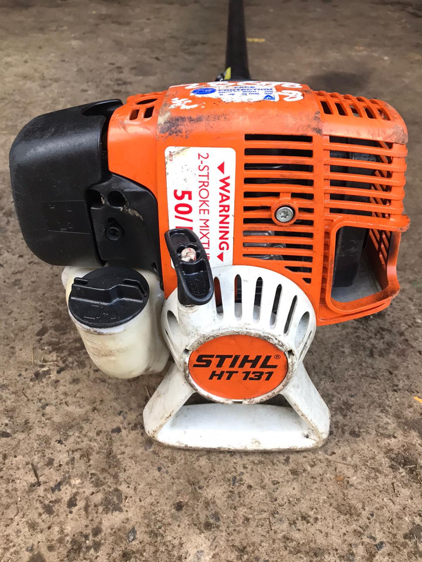 STIHL HT131 POLE SAW, RUNS AND WORKS, C/W CHAINSAW ATTACHMENT AND COVER *NO VAT* - Image 7 of 7