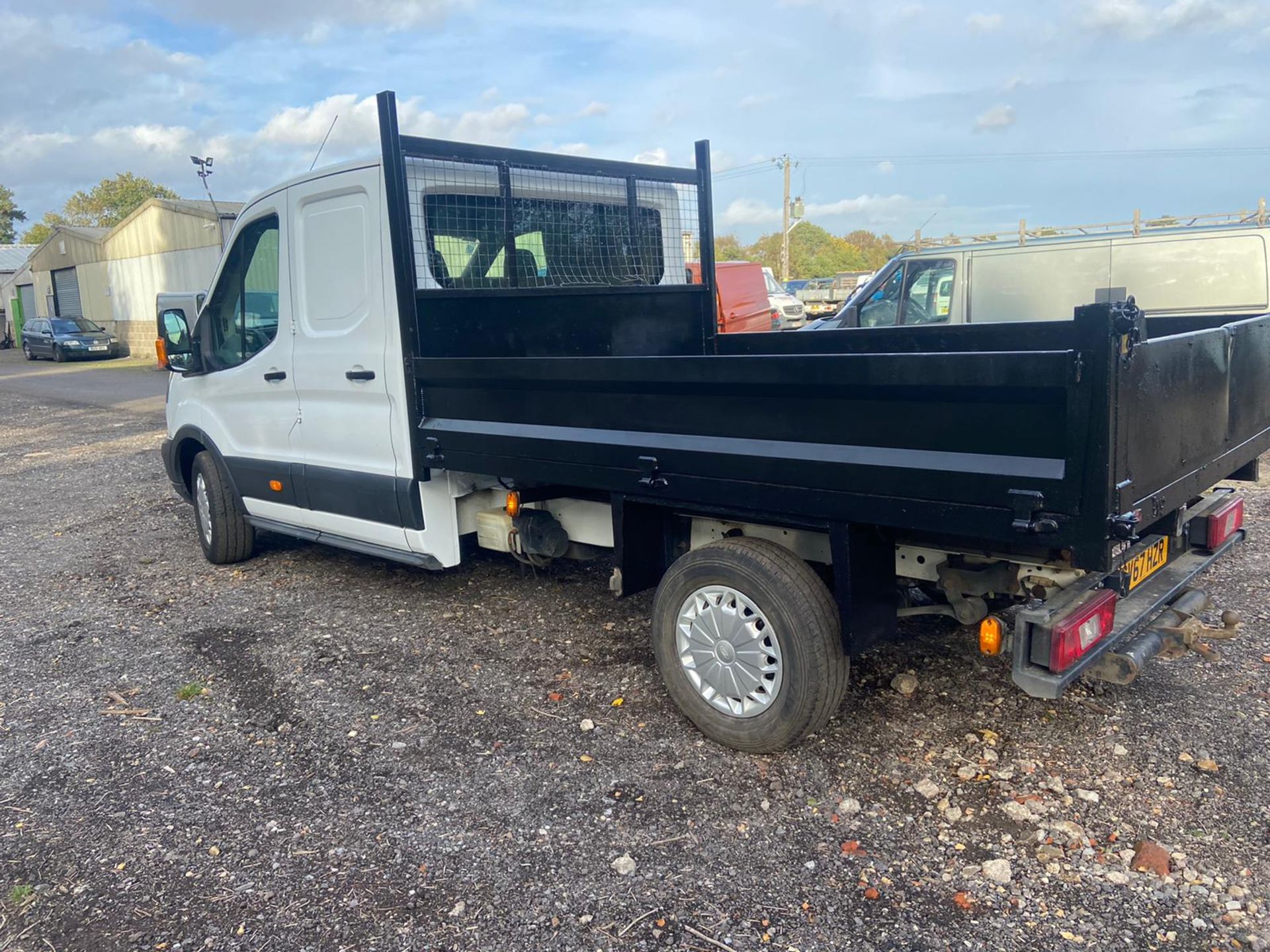 2017/67 REG FORD TRANSIT 350 2.0 DIESEL WHITE TIPPER, SHOWING 0 FORMER KEEPERS *PLUS VAT* - Image 3 of 10