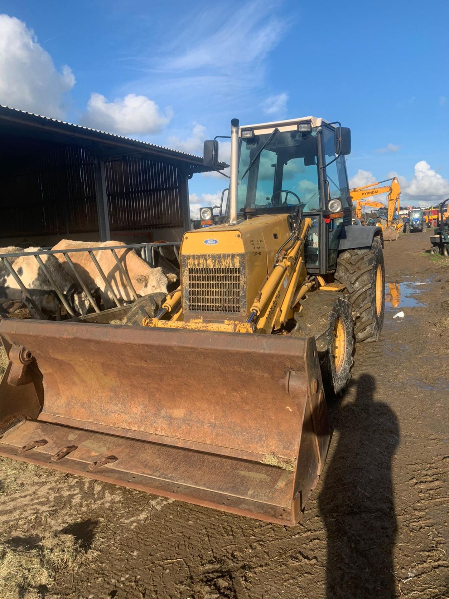 FORD NEW HOLLAND 655 TURBO DIESEL TRACTOR FULL GLASS CAB, C/W LOADER, YEAR 1994 *PLUS VAT* - Image 5 of 11