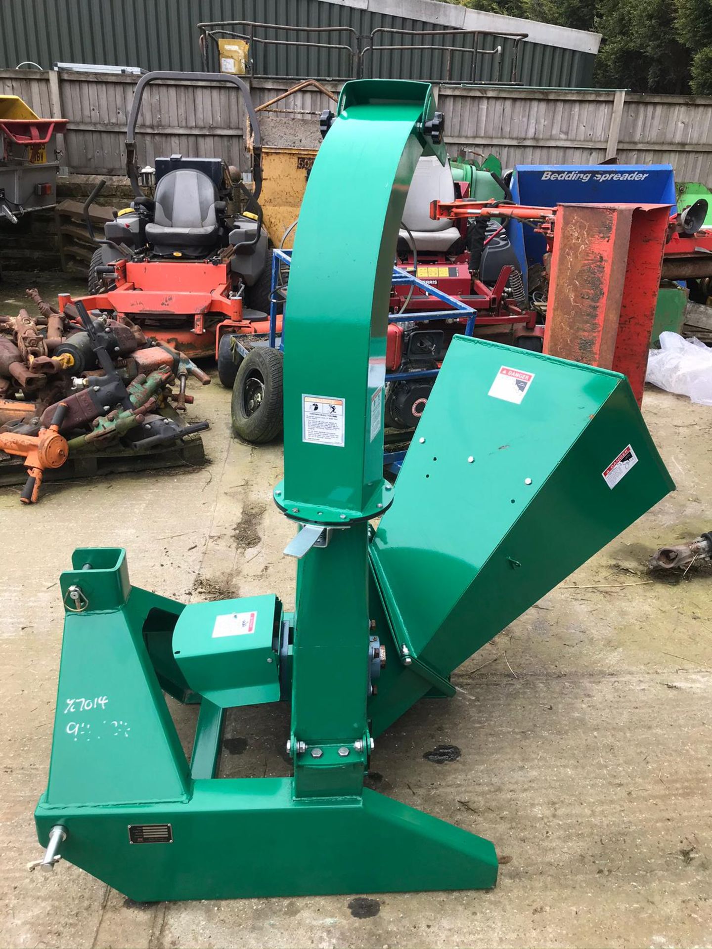 BRAND NEW AND UNUSED WOOD CHIPPER, SUITABLE FOR 3 POINT LINKAGE - COMPACT TRACTOR, 3 AVAILABLE - Image 7 of 7