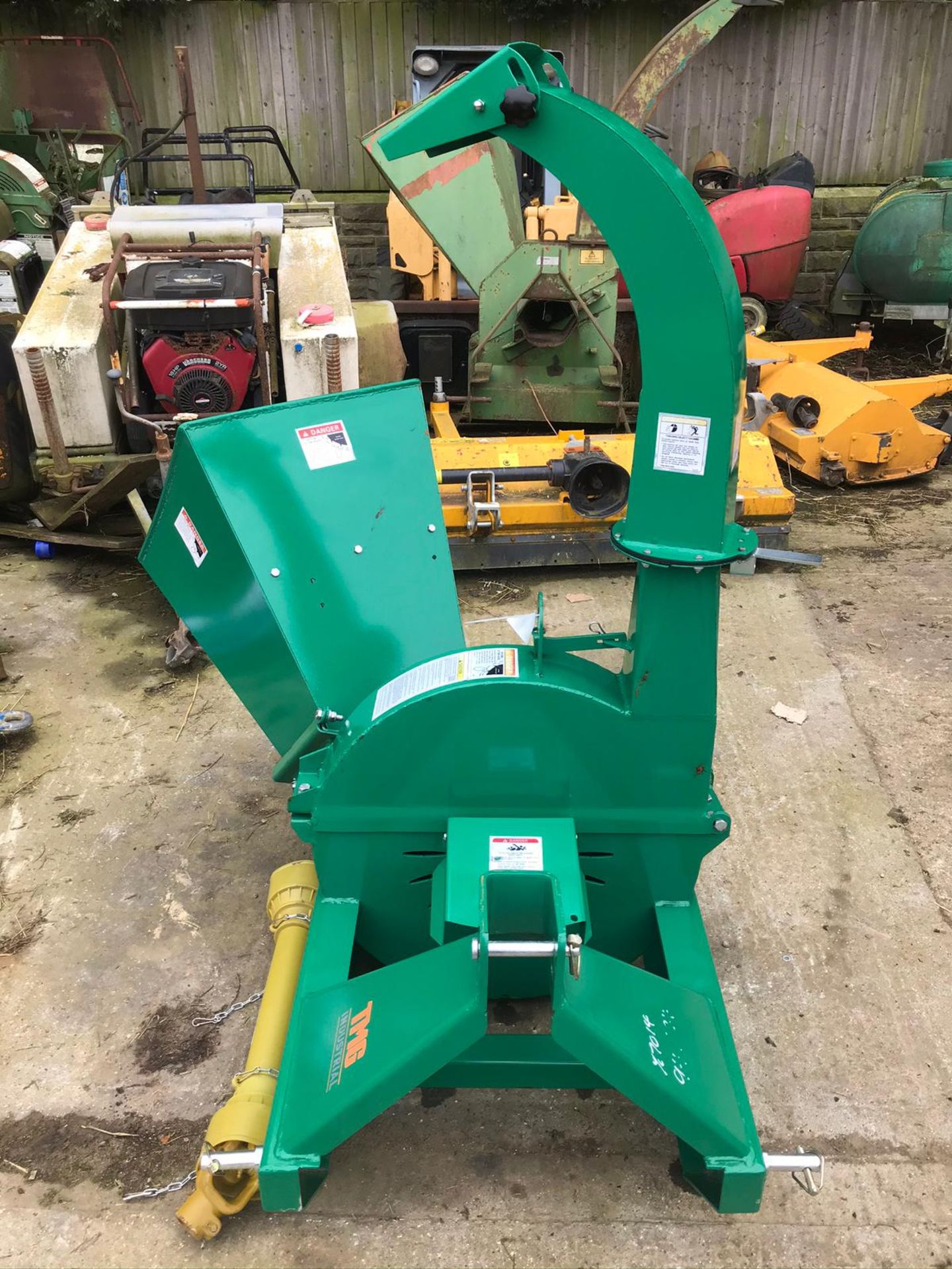 BRAND NEW AND UNUSED WOOD CHIPPER, SUITABLE FOR 3 POINT LINKAGE - COMPACT TRACTOR, 3 AVAILABLE - Image 6 of 7