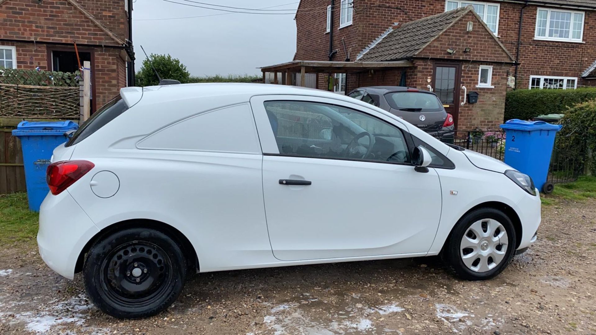 2017/17 REG VAUXHALL CORSA CDTI S/S 1.25 DIESEL CAR DERIVED VAN WHITE, SHOWING 1 FORMER KEEPER - Image 5 of 11