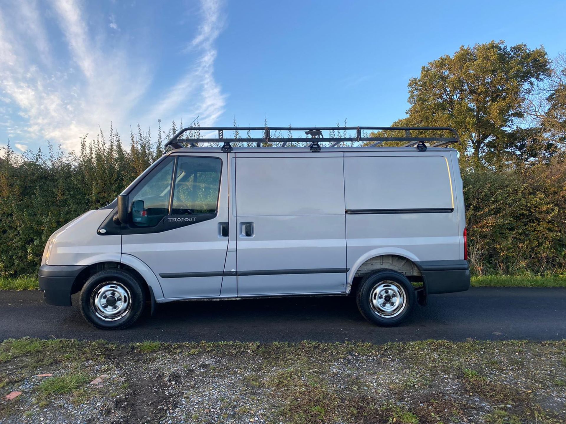 2012/62 REG FORD TRANSIT 125 T260 TREND FWD 2.2 DIESEL SILVER PANEL VAN, SHOWING 4 FORMER KEEPERS - Image 4 of 10