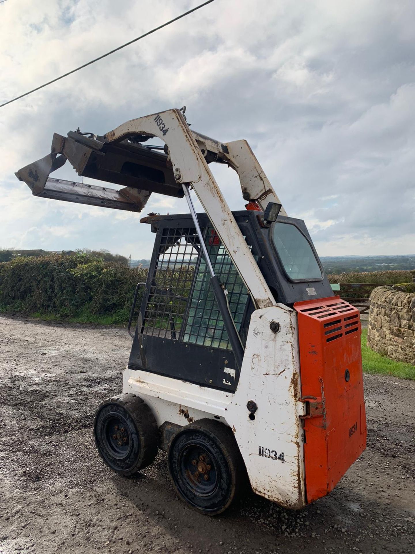 2015 BOBCAT S70 SKIDSTEER LOADER, RUNS, DRIVES AND DIGS, 4-IN-1 BUCKET *PLUS VAT* - Image 5 of 5