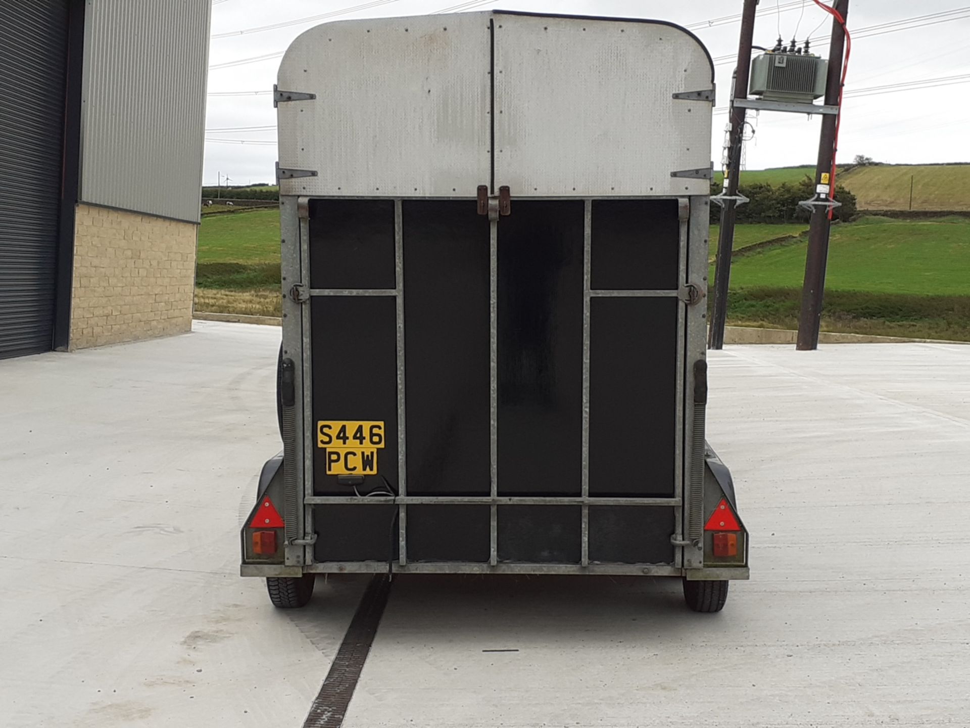 IFOR WILLIAMS HB505R HORSEBOX TRAILER, TOWS WELL, WILL CARRY TWO LARGE HORSES, GOOD TYRES *NO VAT* - Image 4 of 7