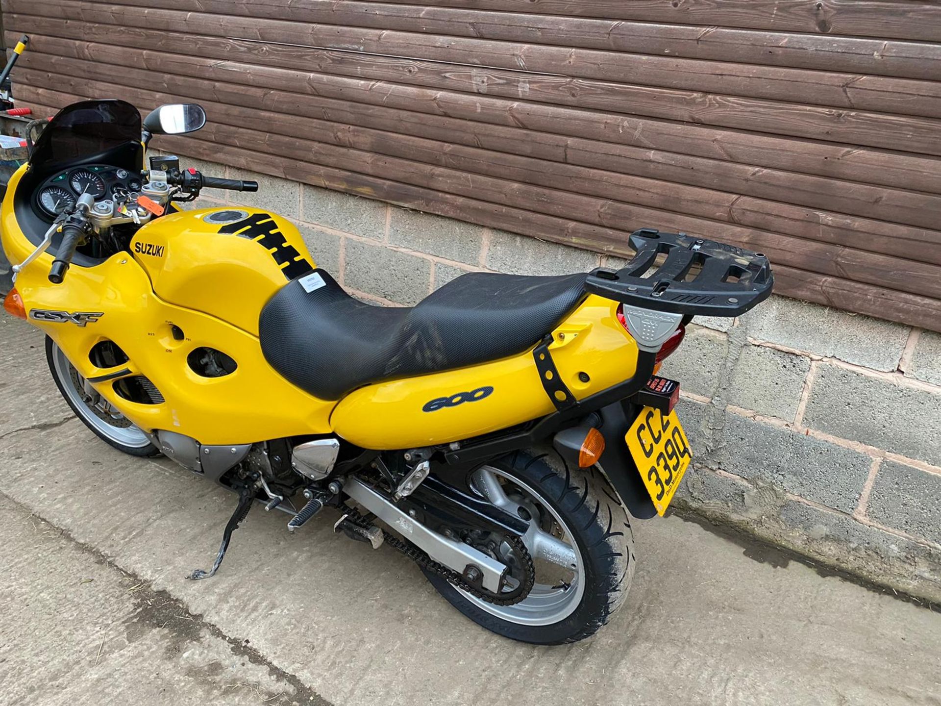 1999 SUZUKI GSX600 FX MOTORCYCLE, VERY NICE TIDY EXAMPLE, MILEAGE: 25367, PETROL, MOT: 18/01/21 - Image 5 of 7