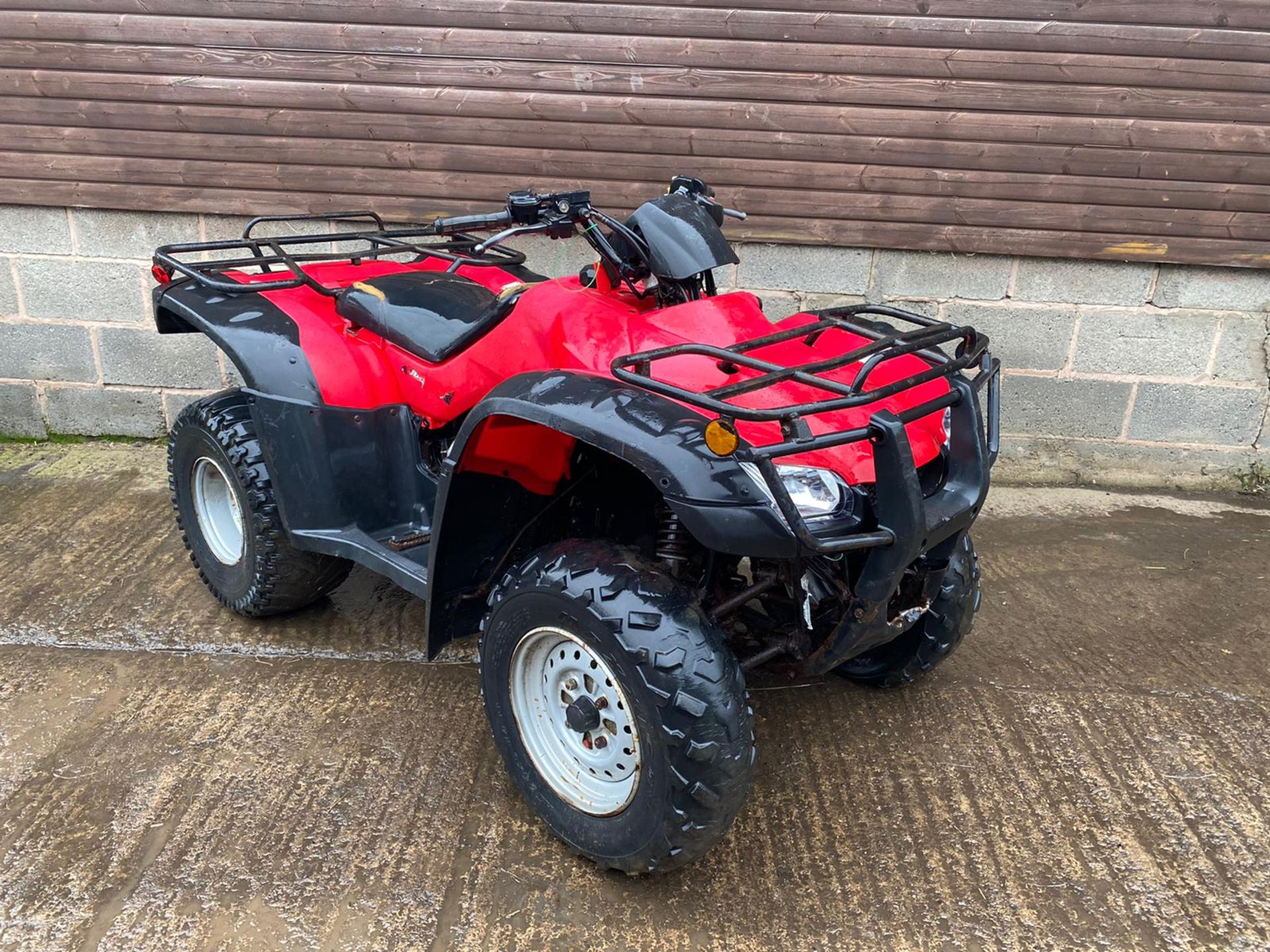 HONDA TRX350 FARM QUAD, STARTS, RUNS AND DRIVES, LIGHTS ALL WORKING, TOW BAR *PLUS VAT*