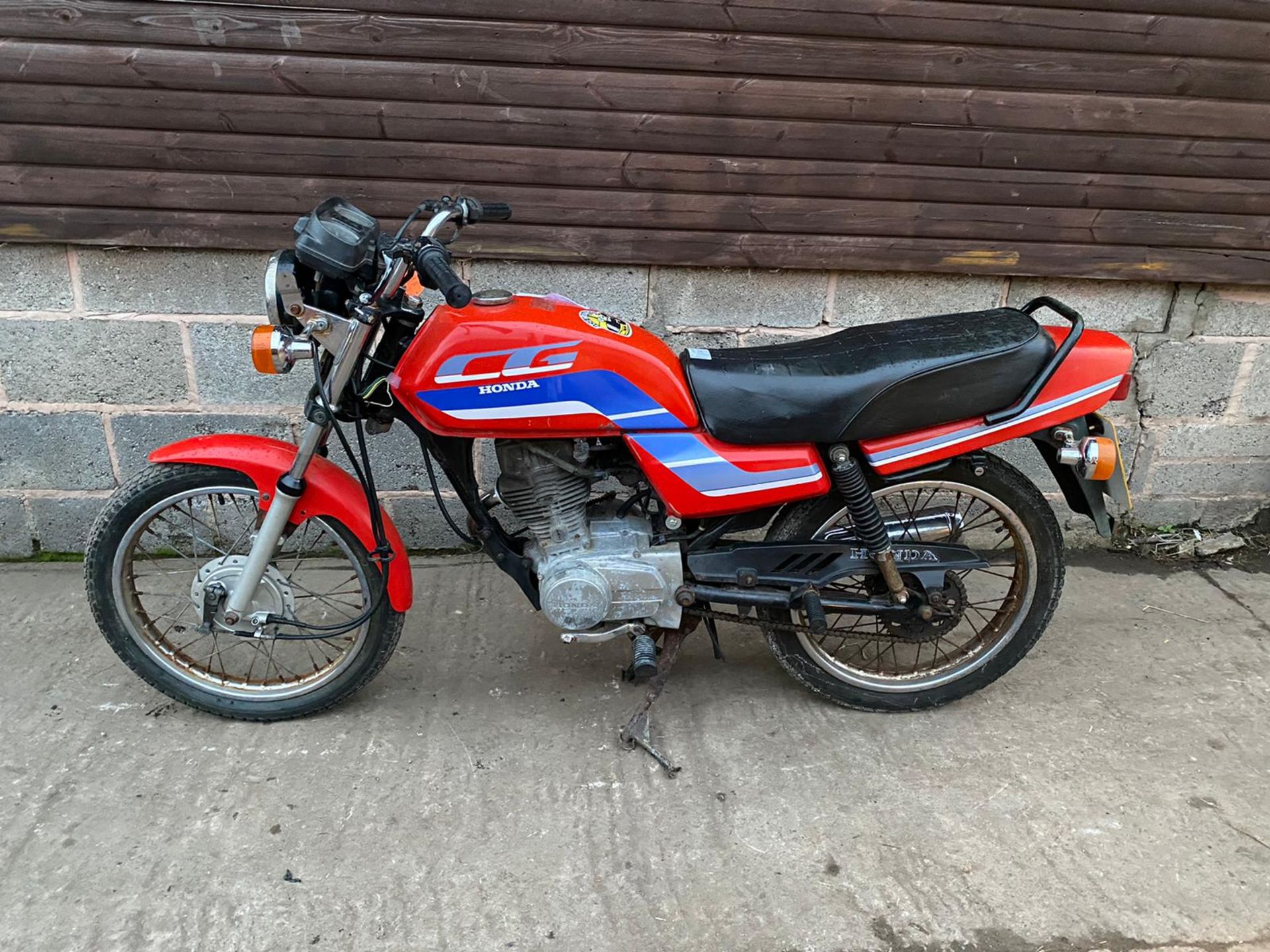 1995 HONDA CG125BR-K MOTORCYCLE, PETROL, MILEAGE: 30,335, HPI CLEAR *NO VAT* - Image 3 of 4