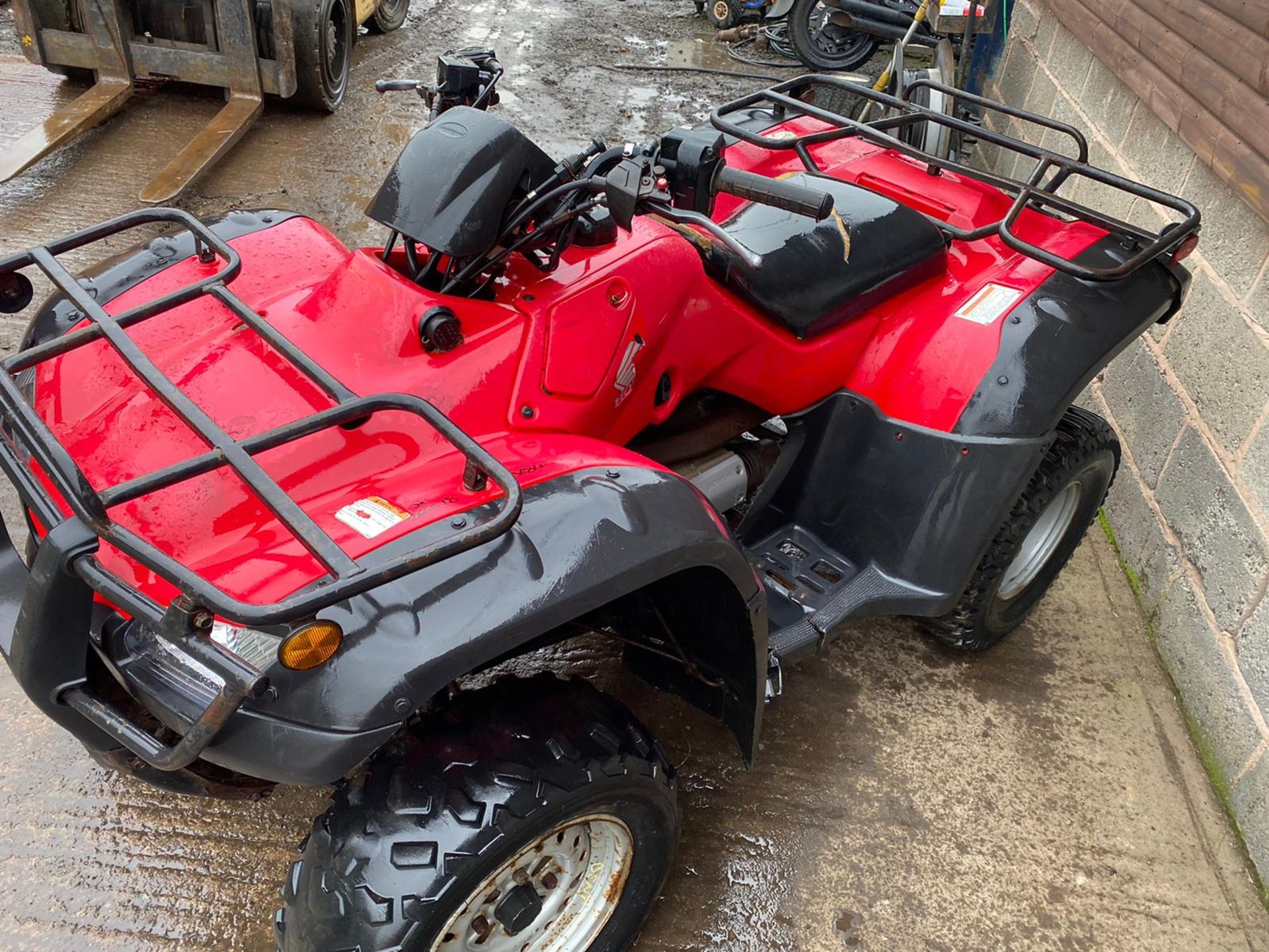 HONDA TRX350 FARM QUAD, STARTS, RUNS AND DRIVES, LIGHTS ALL WORKING, TOW BAR *PLUS VAT* - Image 2 of 6