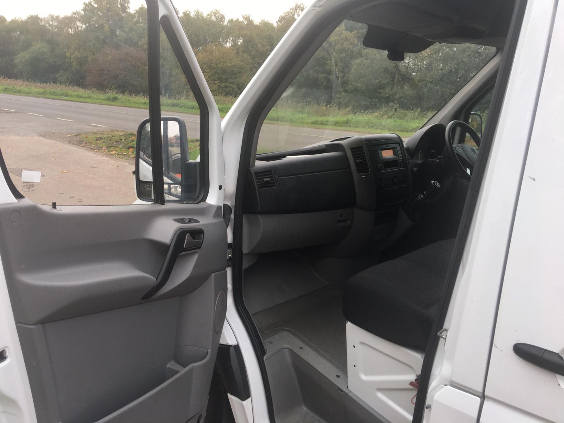 2017/17 REG MERCEDES-SPRINTER 314 CDI 2.2 DIESEL WHITE PANEL VAN, SHOWING 1 FORMER KEEPER *NO VAT* - Image 12 of 28