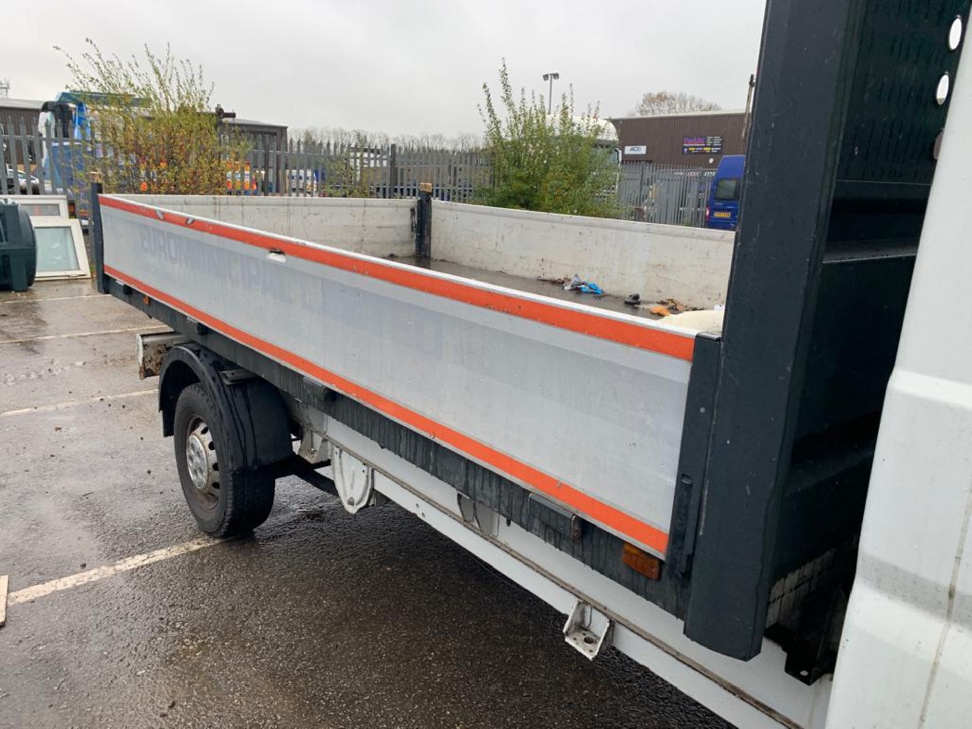 2012/12 REG CITROEN RELAY 35 L3 DROPSIDE HDI 2.2 DIESEL WHITE TIPPER, SHOWING 2 FORMER KEEPERS - Image 5 of 9