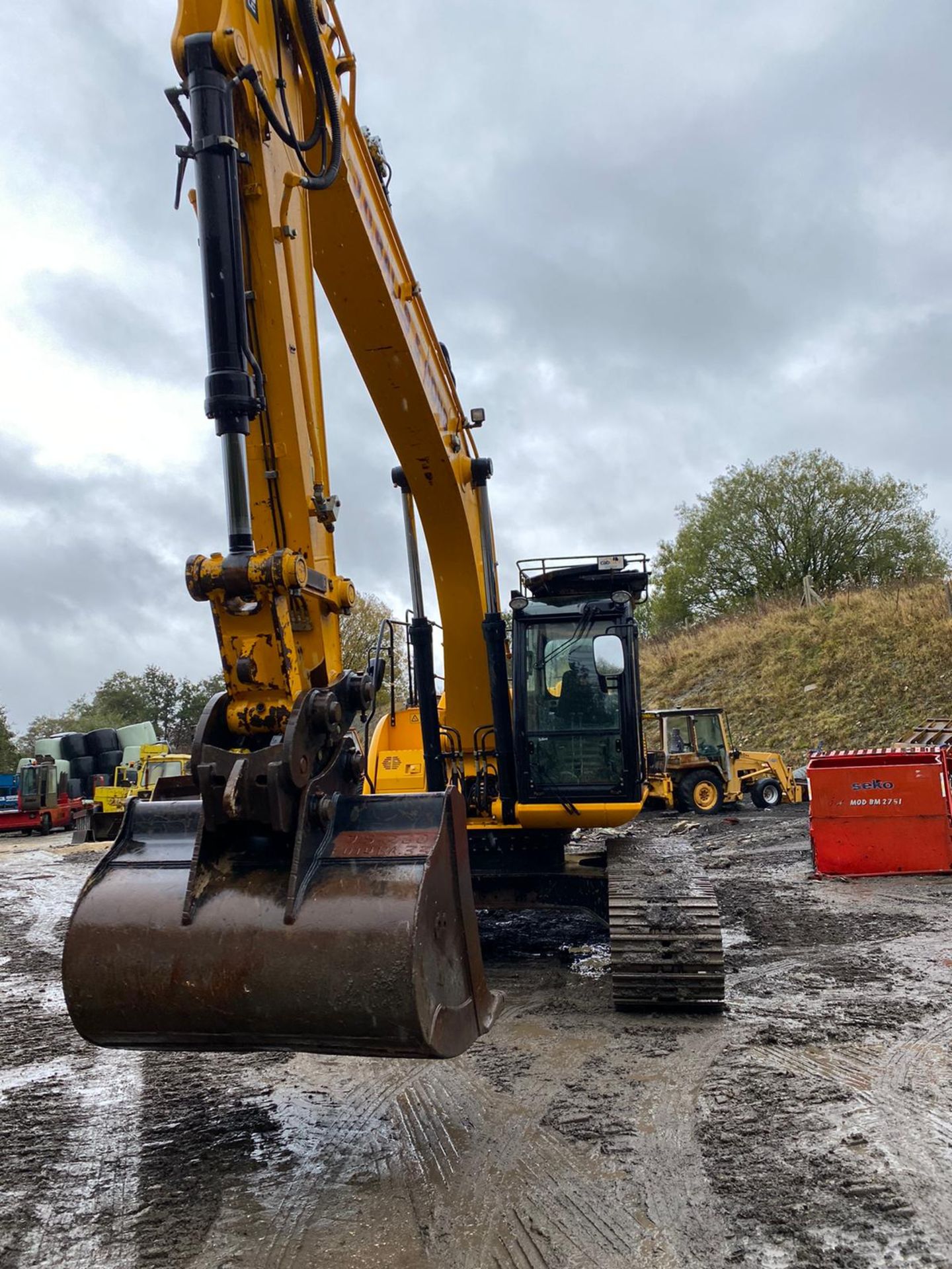 JCB JS260LC 26 TON STEEL TRACKED CRAWLER EXCAVATOR / DIGGER, YEAR 2014, ONLY 9388 HOURS *PLUS VAT* - Image 3 of 7