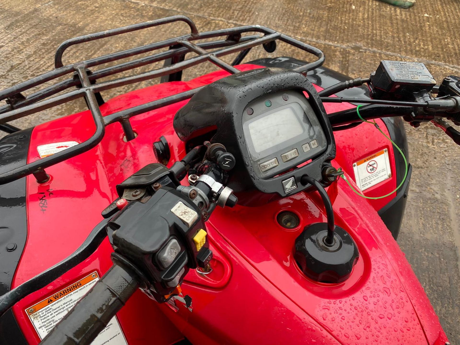 HONDA TRX350 FARM QUAD, STARTS, RUNS AND DRIVES, LIGHTS ALL WORKING, TOW BAR *PLUS VAT* - Image 3 of 6