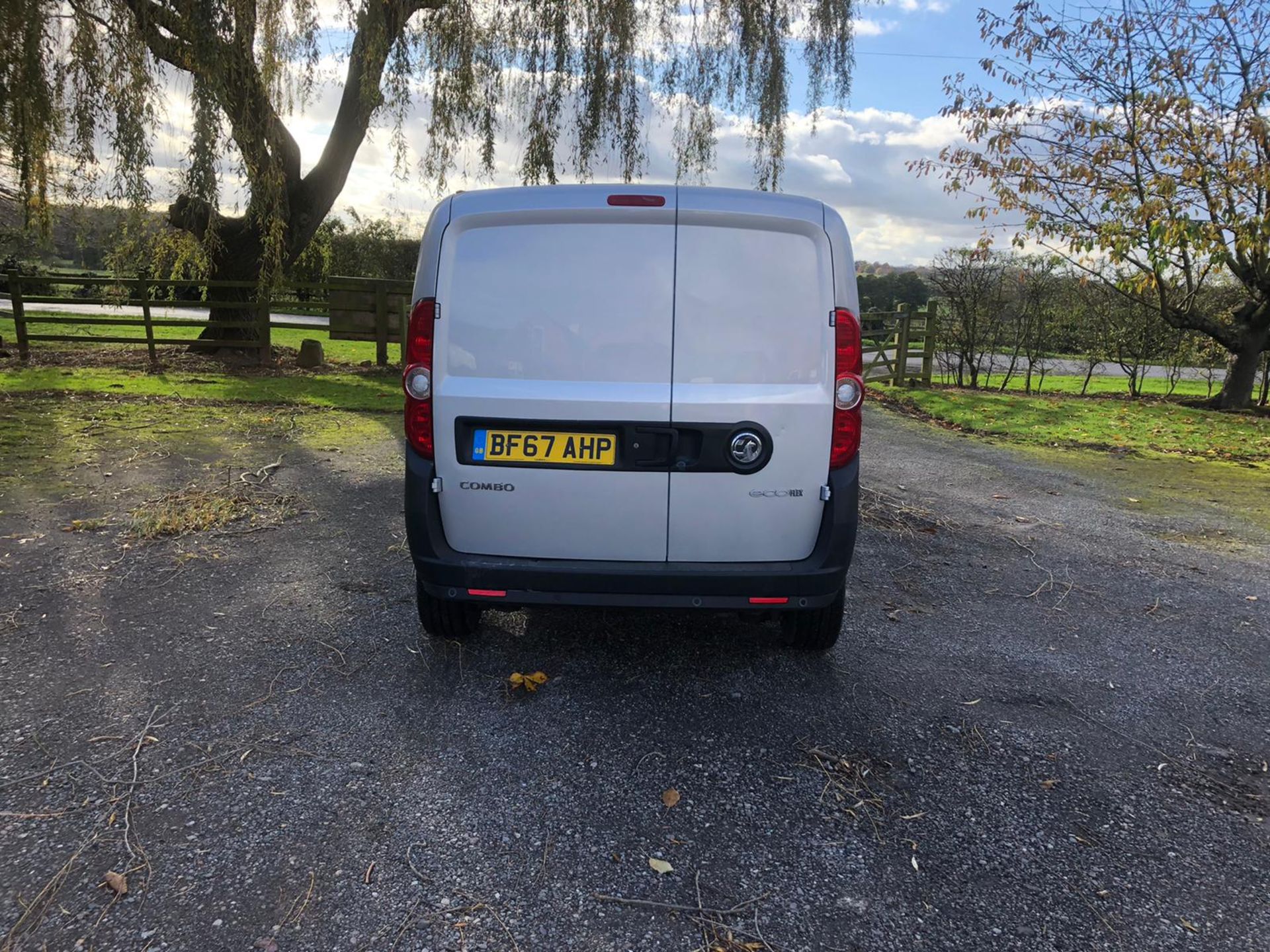 2017/67 REG VAUXHALL COMBO 2300 CDTI ECOFLEX 1.25 DIESEL SILVER PANEL VAN, SHOWING 0 FORMER KEEPERS - Image 6 of 14