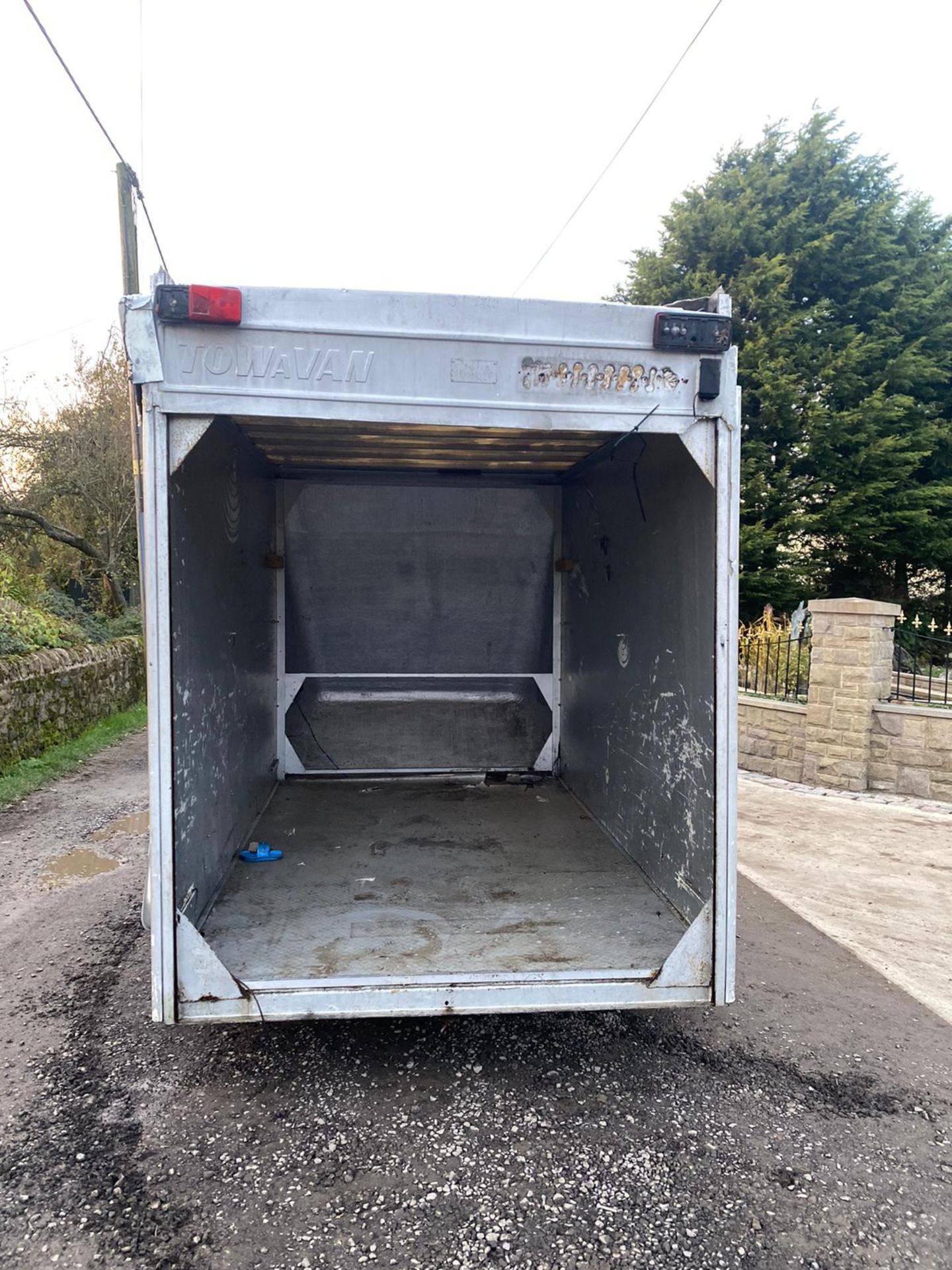 TOWAVAN BOX TRAILER, TOWS GOOD AND BRAKES GOOD *NO VAT* - Image 2 of 4