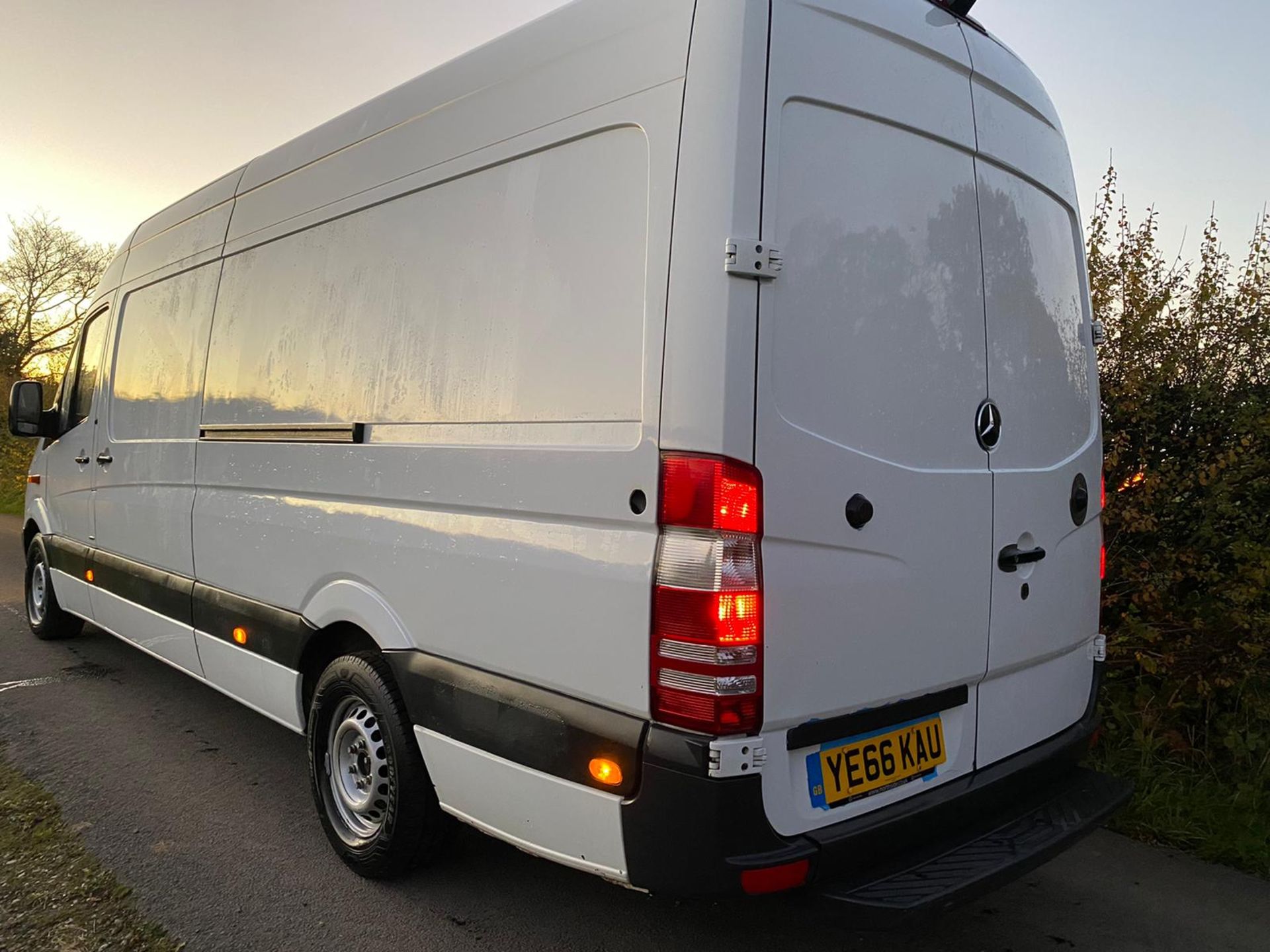 2016/66 REG MERCEDES-BENZ SPRINTER 311 CDI 2.2 DIESEL WHITE PANEL VAN, SHOWING 0 FORMER KEEPERS - Image 4 of 12