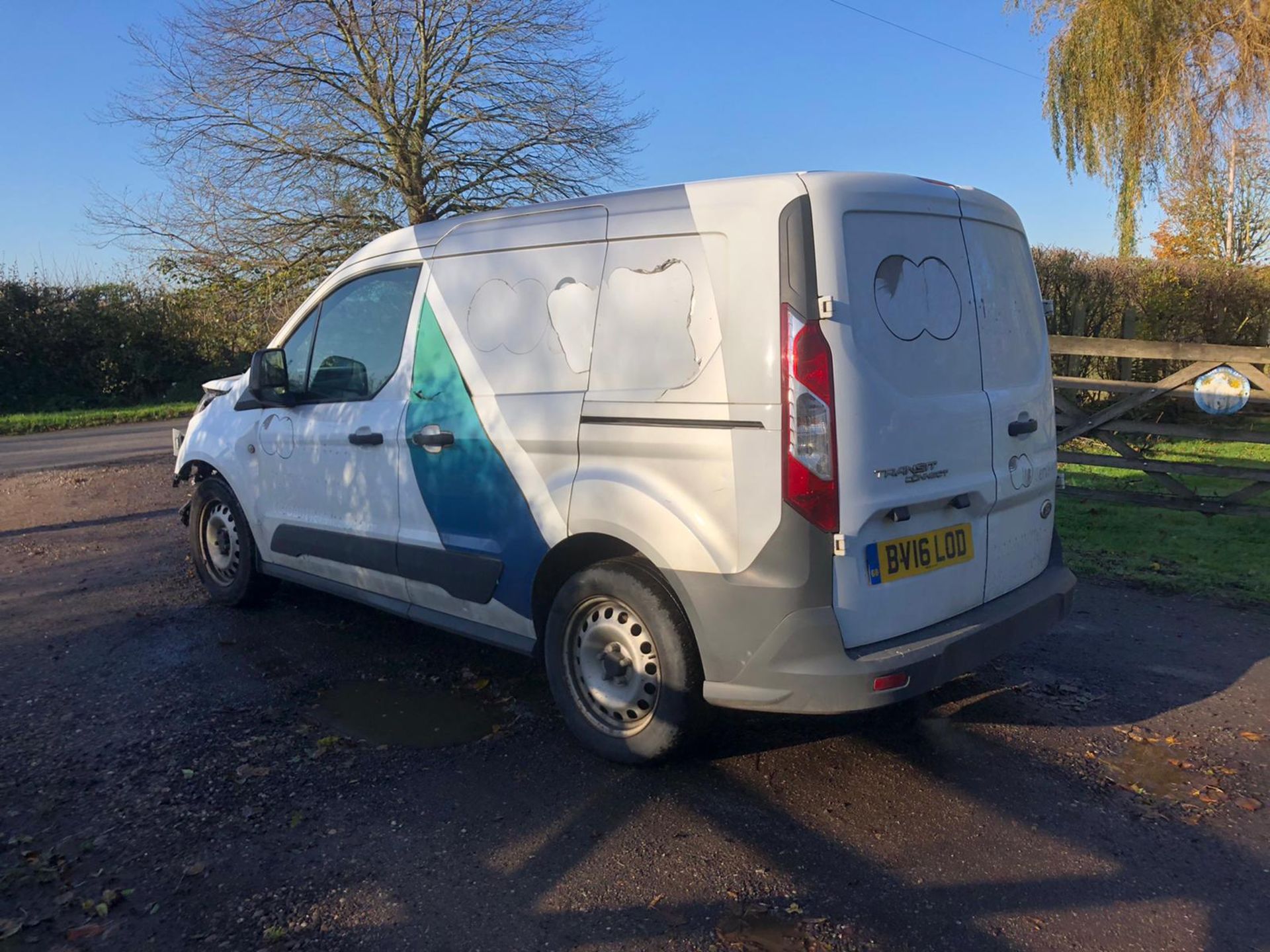 2016/16 REG FORD TRANSIT CONNECT 200 1.6 DIESEL WHITE PANEL VAN, SHOWING 0 FORMER KEEPERS *PLUS VAT* - Image 4 of 8