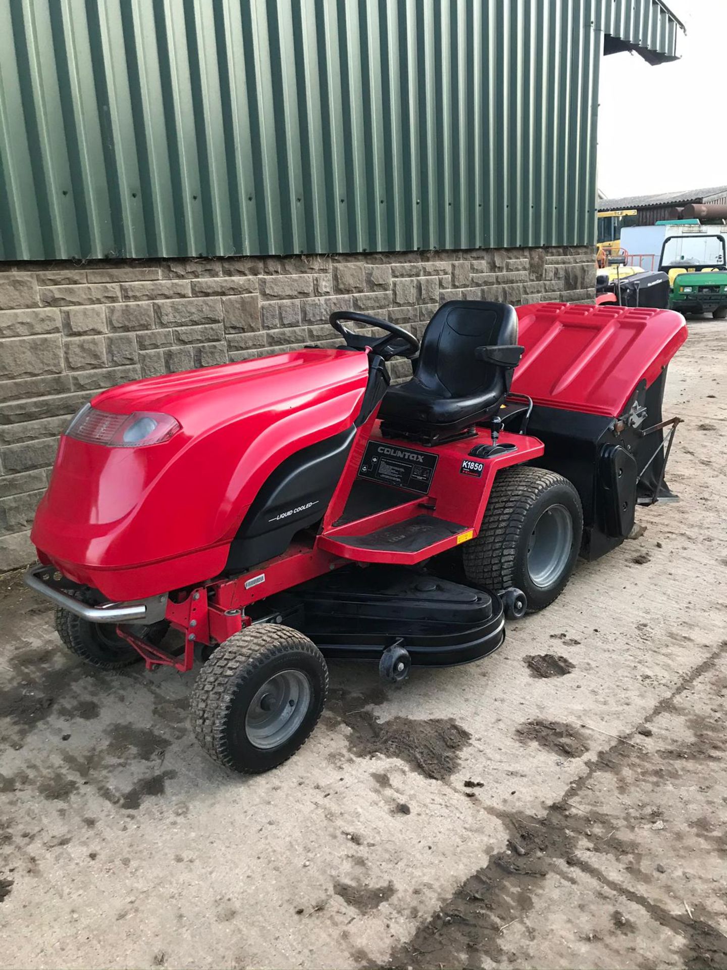 COUNTAX K1850 RIDE ON LAWN MOWER, RUNS, DRIVES AND CUTS, CLEAN MACHINE *NO VAT* - Image 3 of 5