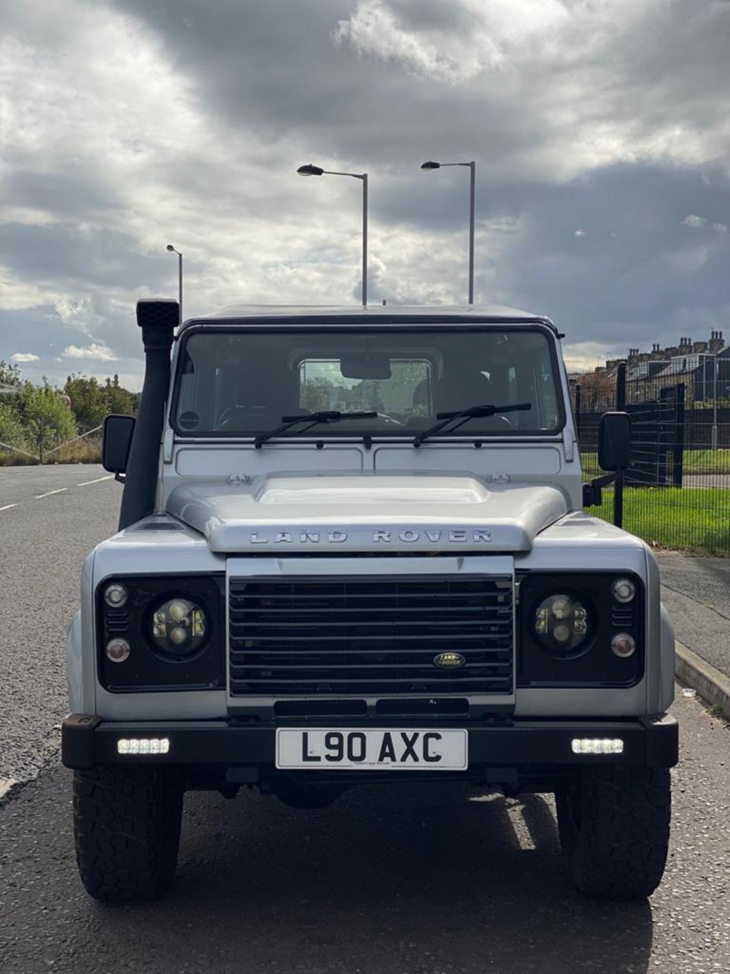 2008/08 REG LAND ROVER DEFENDER 90 XS SW SWB 2.4 DIESEL SILVER, SHOWING 4 FORMER KEEPERS *NO VAT* - Image 4 of 22