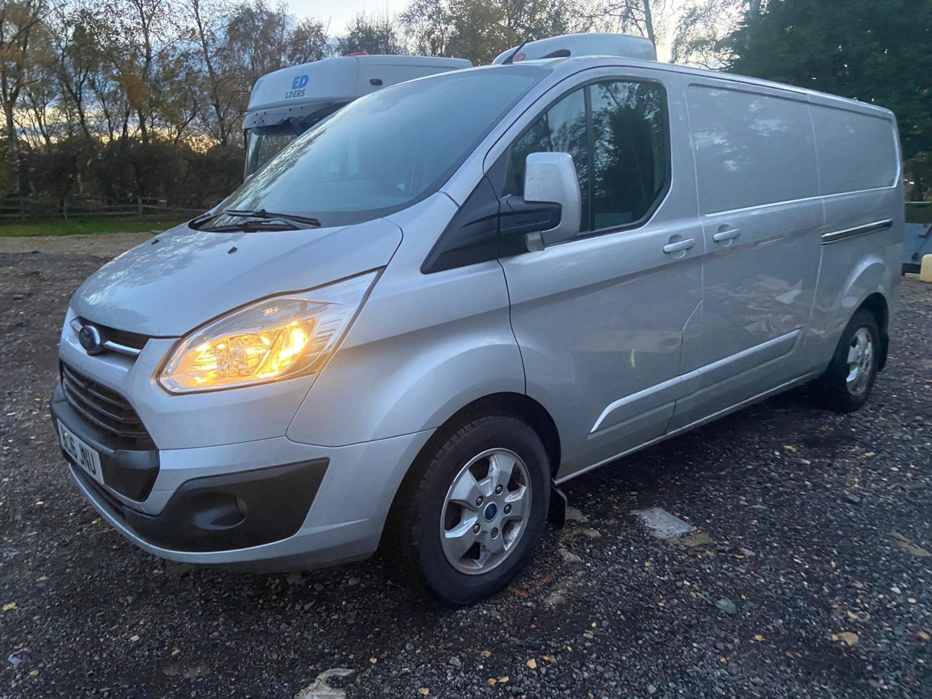 2016/16 REG FORD TRANSIT CUSTOM 290 LTD ECO-TECH 2.2 DIESEL FRIDGE VAN, SHOWING 1 FORMER KEEPER - Image 4 of 10