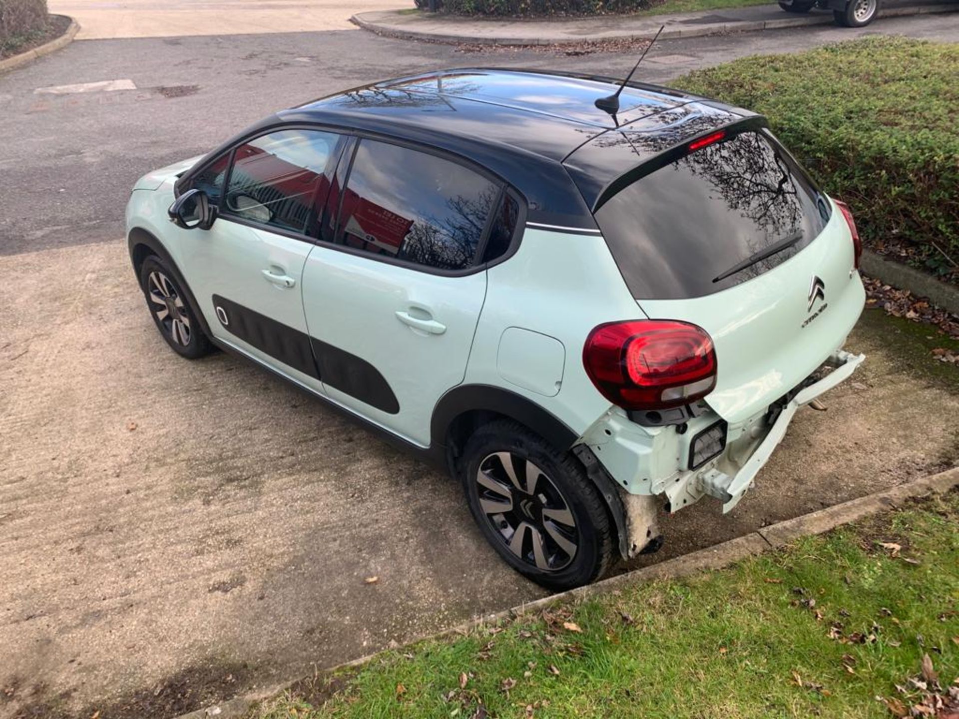 2017/67 REG CITROEN C3 FLAIR PURETECH 1.2 PETROL GREEN 5DR HATCHBACK, SHOWING 1 FORMER KEEPER - Image 5 of 18