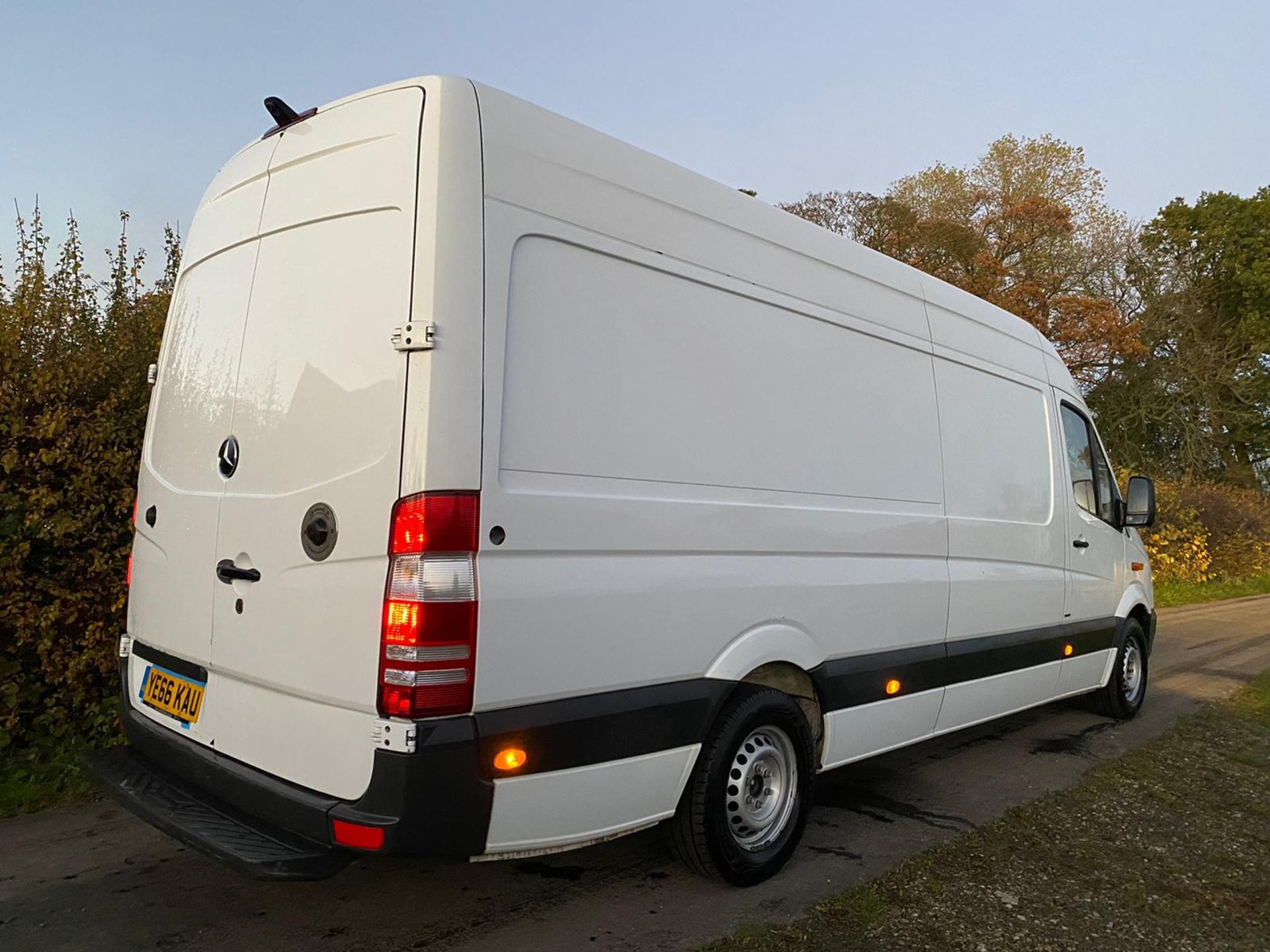 2016/66 REG MERCEDES-BENZ SPRINTER 311 CDI 2.2 DIESEL WHITE PANEL VAN, SHOWING 0 FORMER KEEPERS - Image 6 of 12